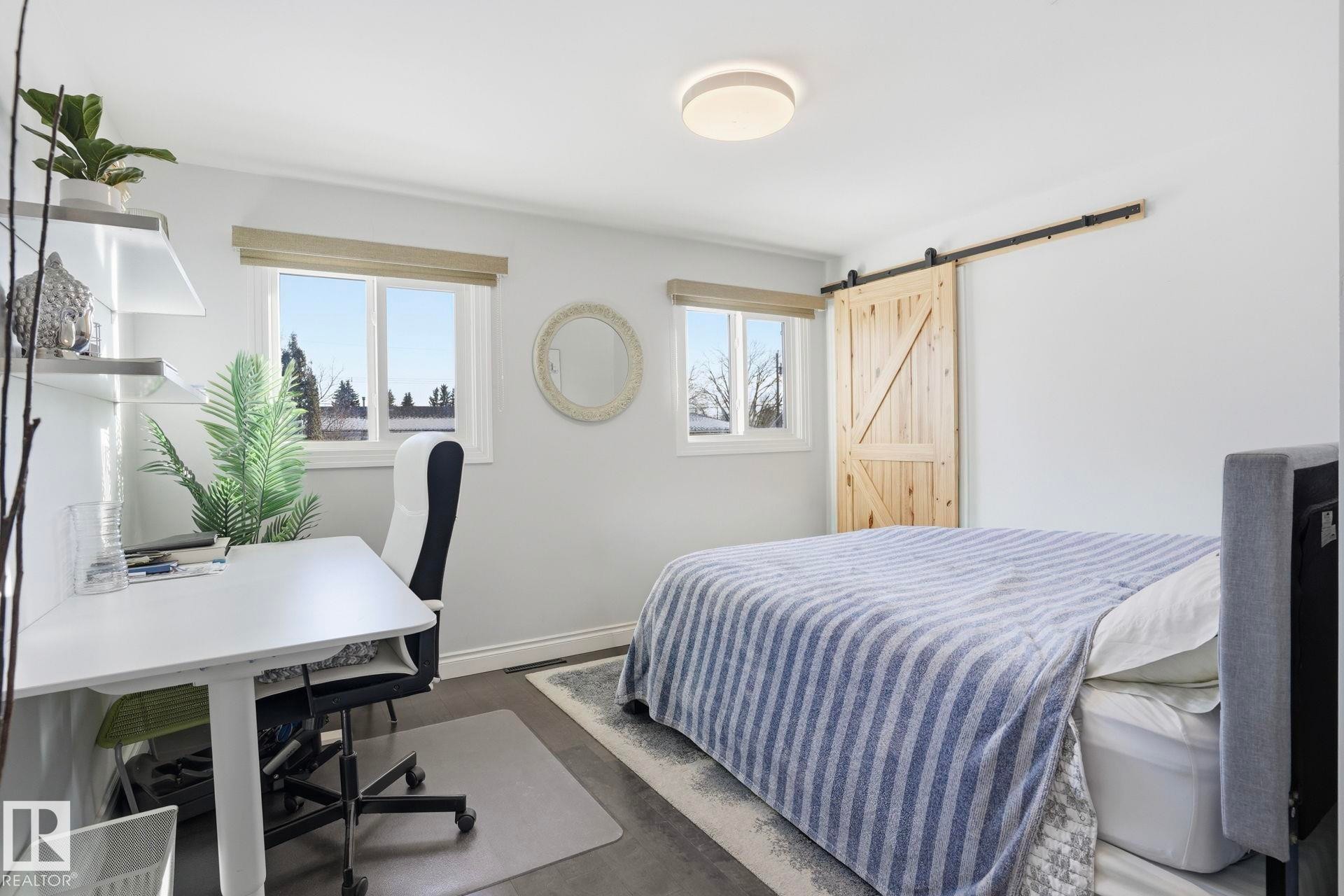 15702 86 Avenue, Edmonton, AB - Indoor