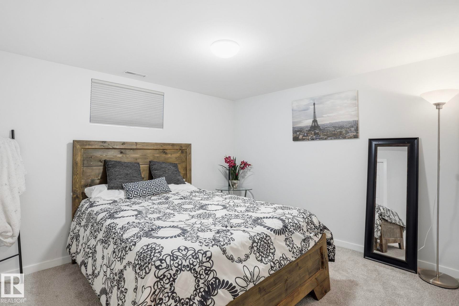 15702 86 Avenue, Edmonton, AB - Indoor Photo Showing Bedroom