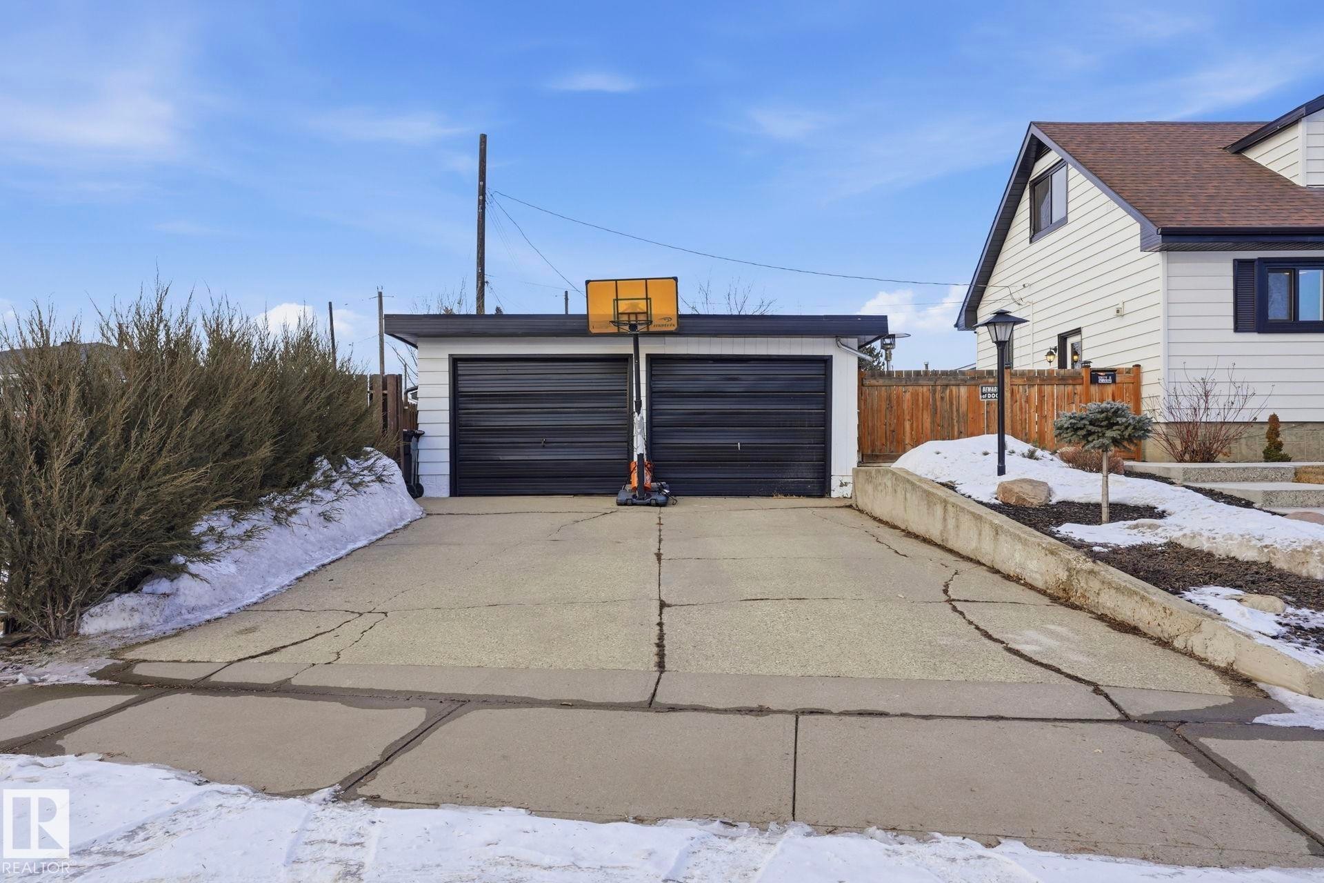 15702 86 Avenue, Edmonton, AB - Outdoor