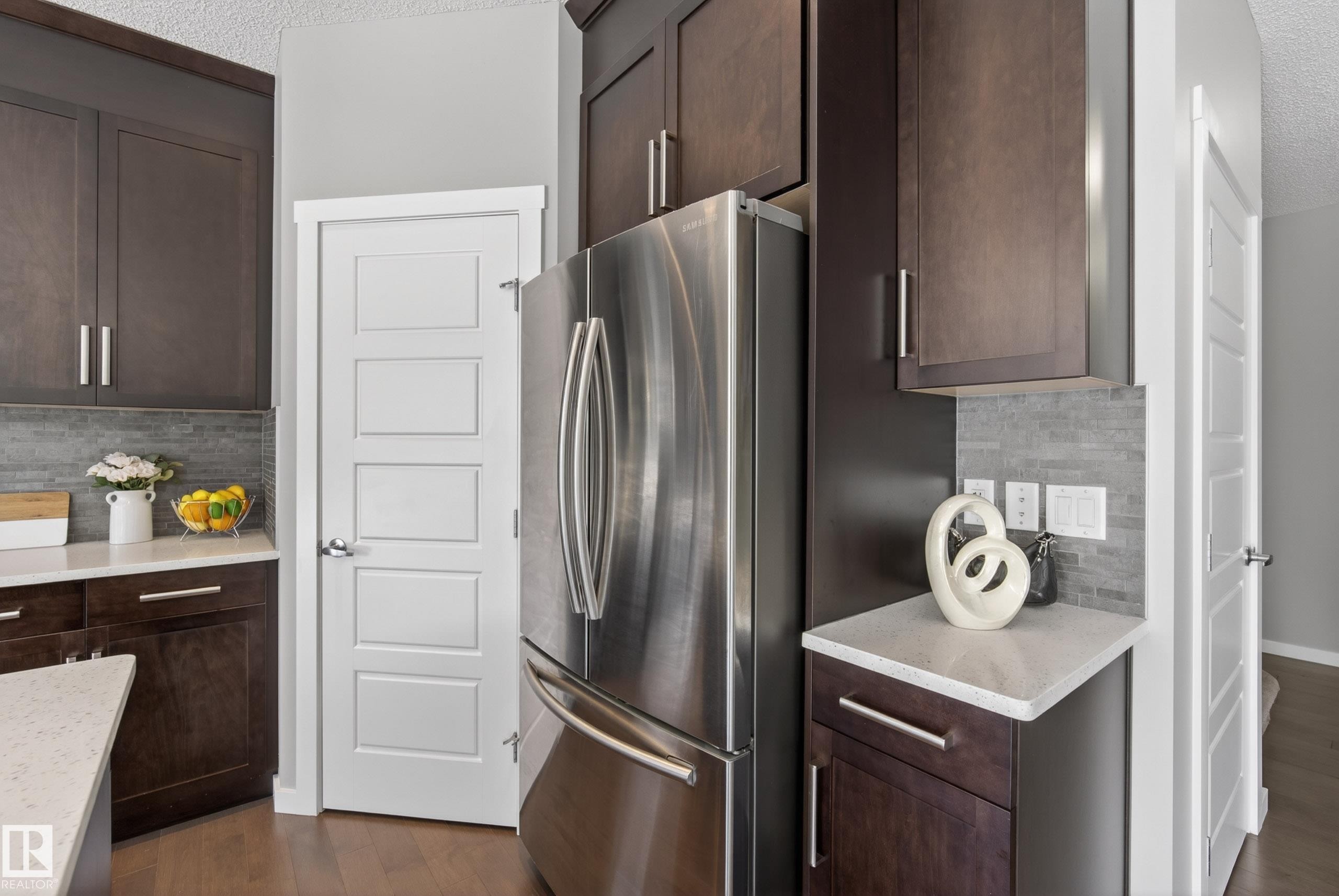 7907 Getty Place, Edmonton, AB