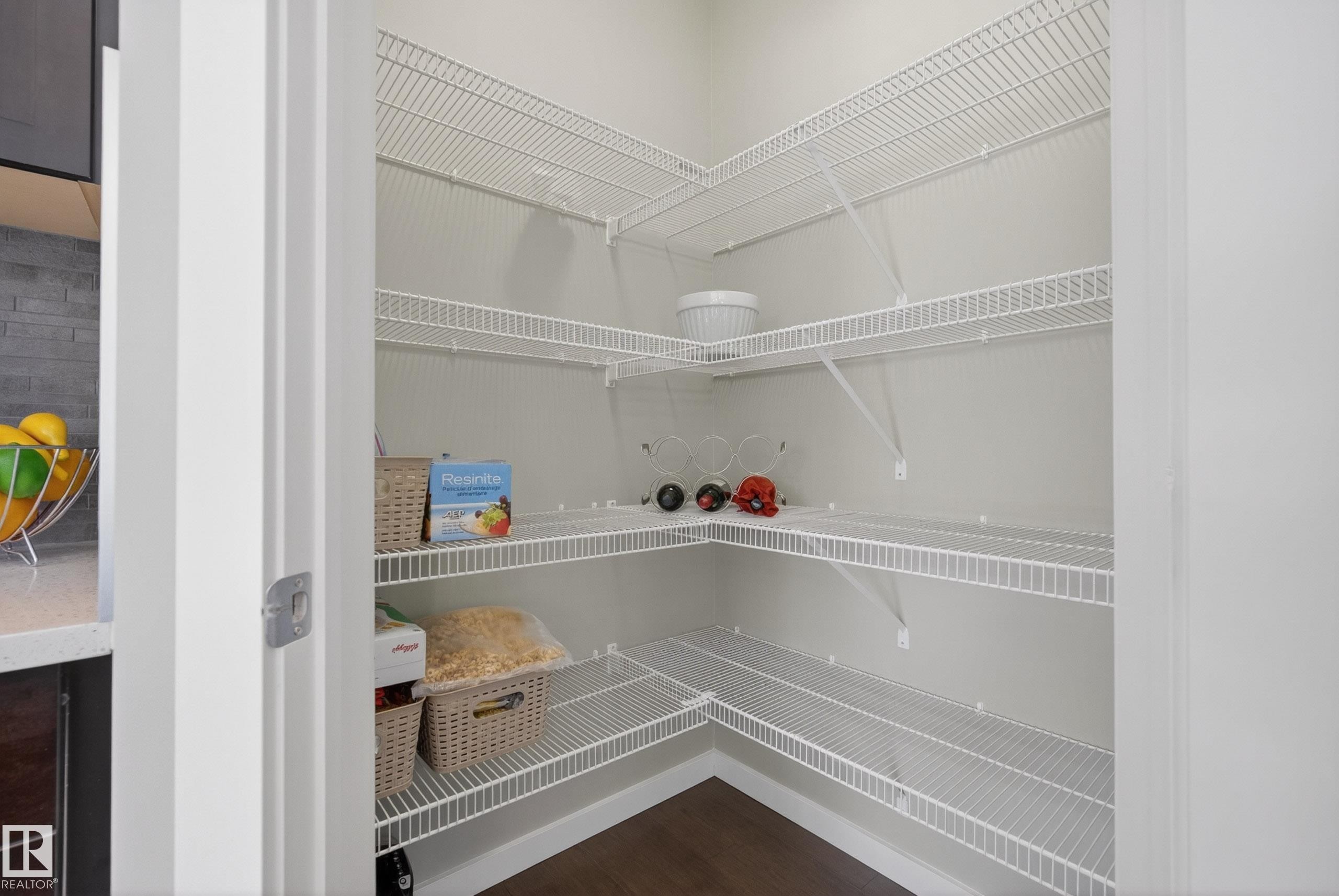 7907 Getty Place, Edmonton, AB