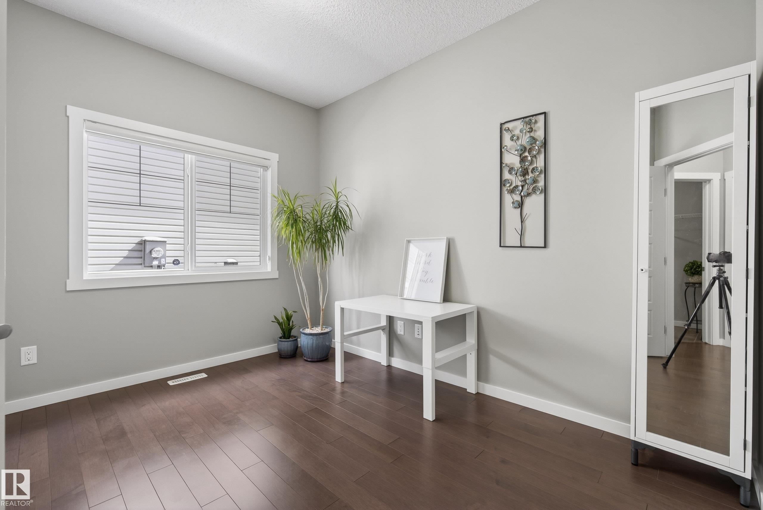 7907 Getty Place, Edmonton, AB