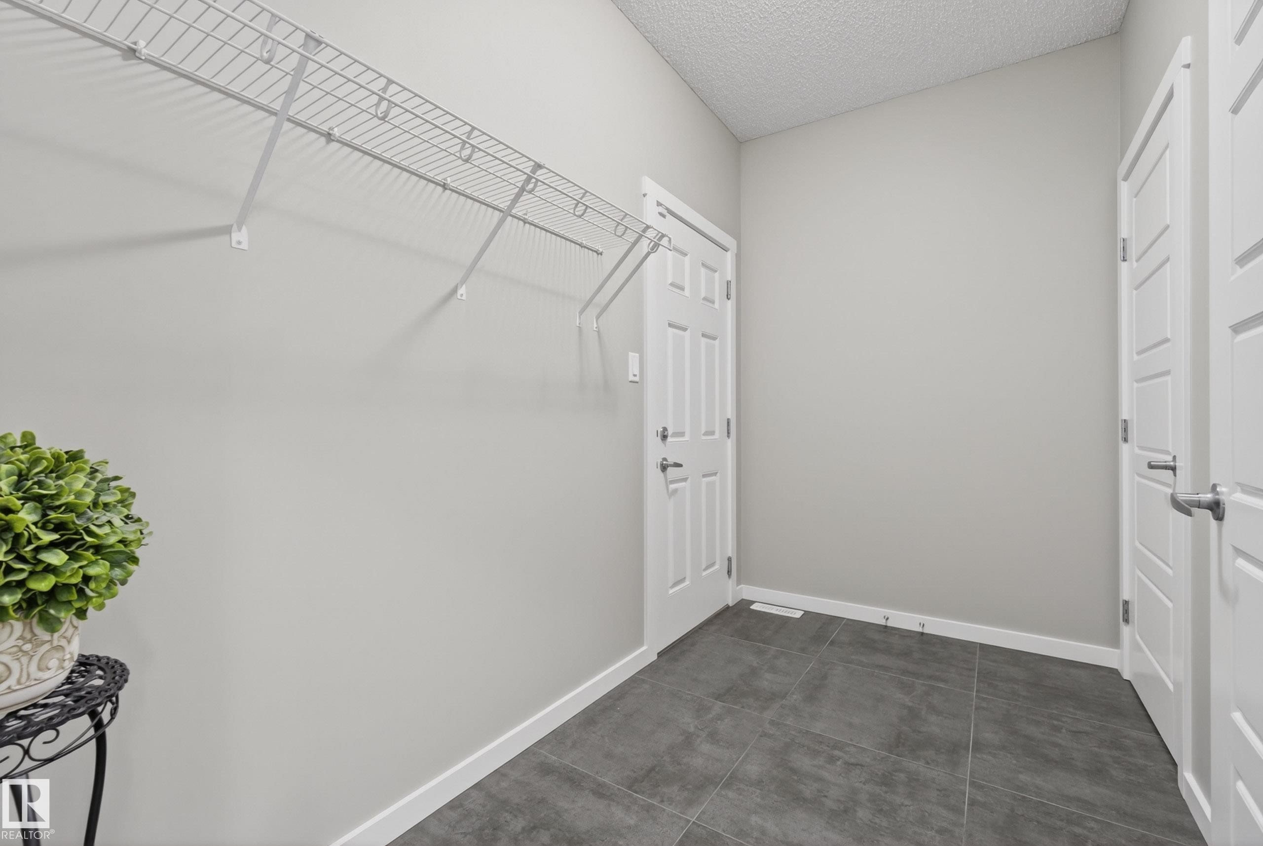 7907 Getty Place, Edmonton, AB