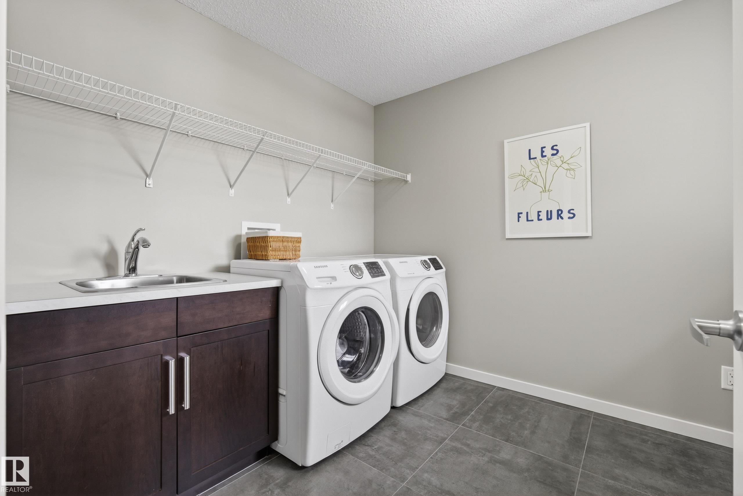 7907 Getty Place, Edmonton, AB