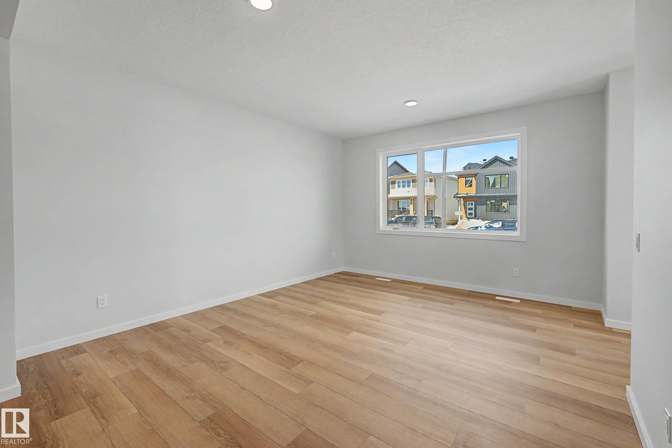 21203 25 Avenue, Edmonton, AB - Indoor Photo Showing Other Room