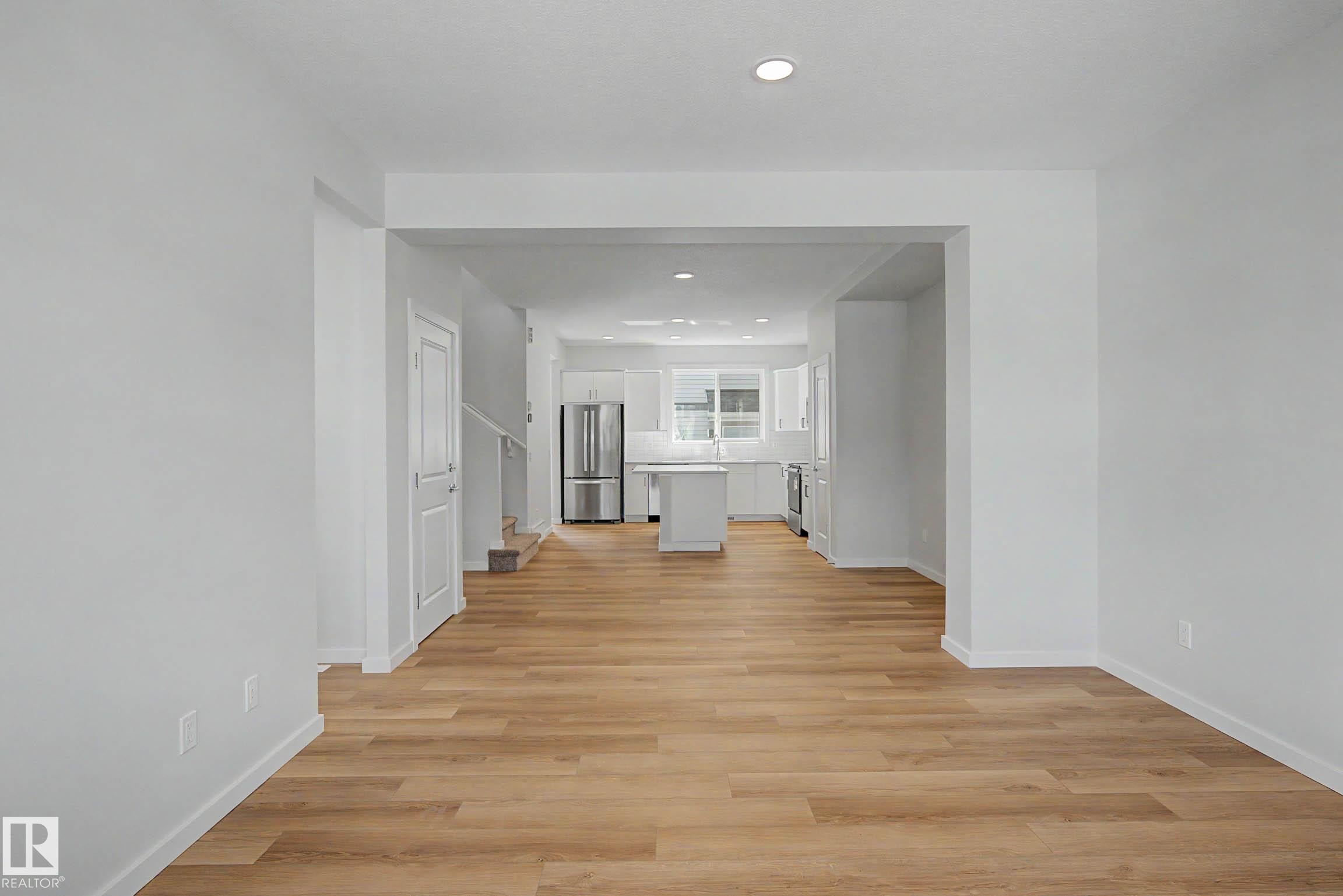 21203 25 Avenue, Edmonton, AB - Indoor Photo Showing Other Room