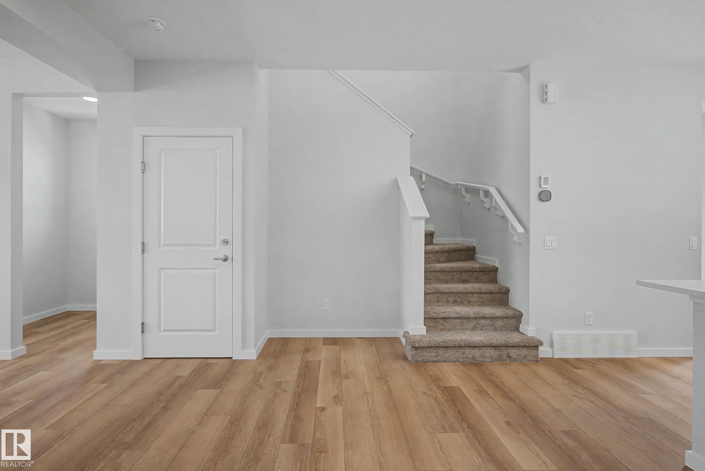21203 25 Avenue, Edmonton, AB - Indoor Photo Showing Other Room