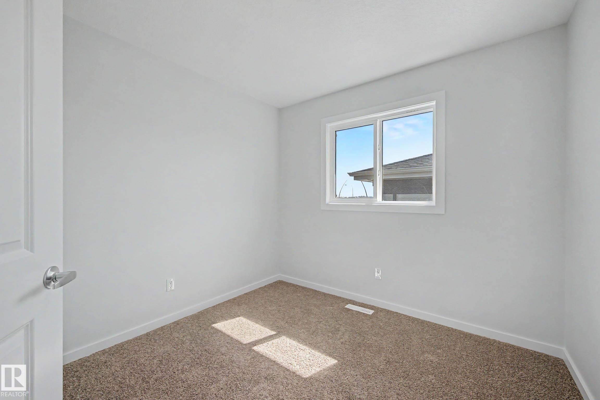 21203 25 Avenue, Edmonton, AB - Indoor Photo Showing Other Room