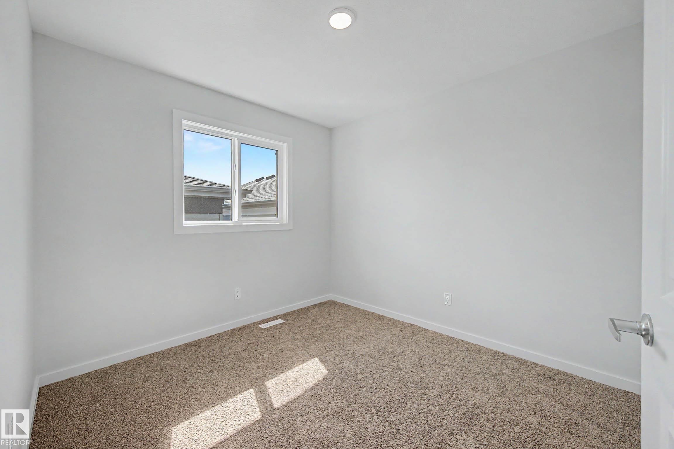 21203 25 Avenue, Edmonton, AB - Indoor Photo Showing Other Room