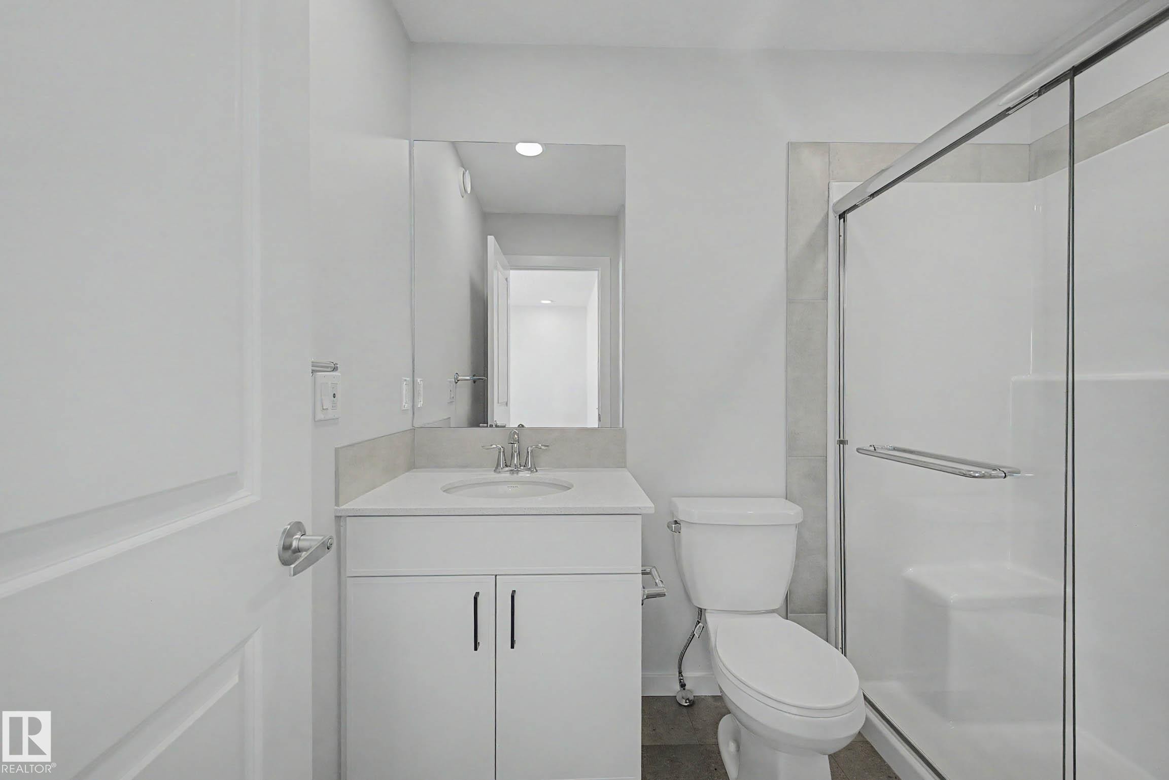 21203 25 Avenue, Edmonton, AB - Indoor Photo Showing Bathroom