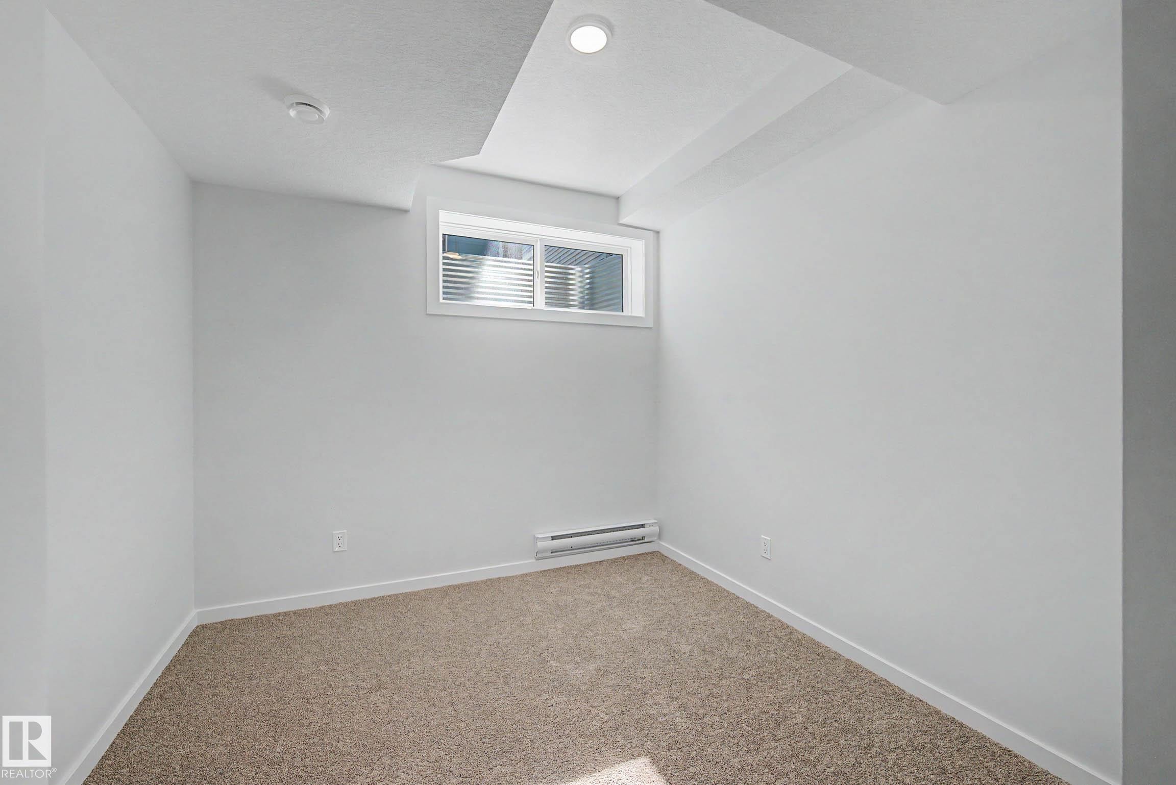 21203 25 Avenue, Edmonton, AB - Indoor Photo Showing Other Room