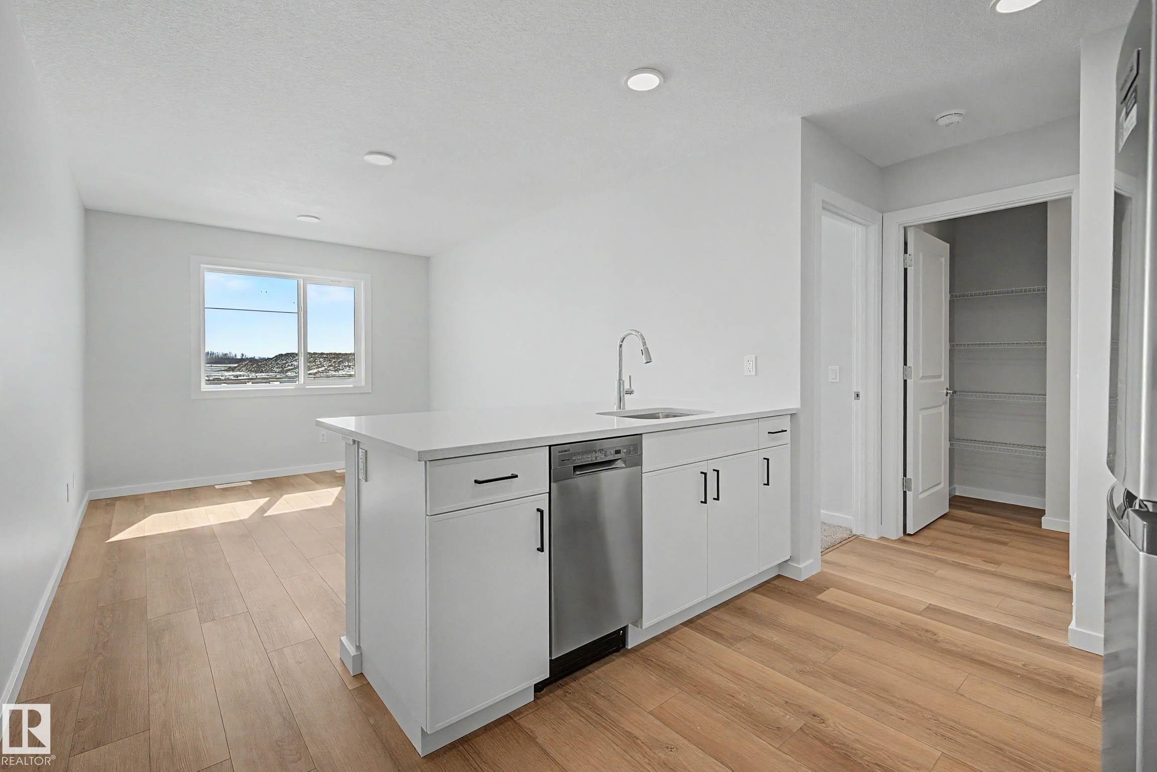 Garage Suite - 21203 25 Avenue, Edmonton, AB - Indoor Photo Showing Kitchen