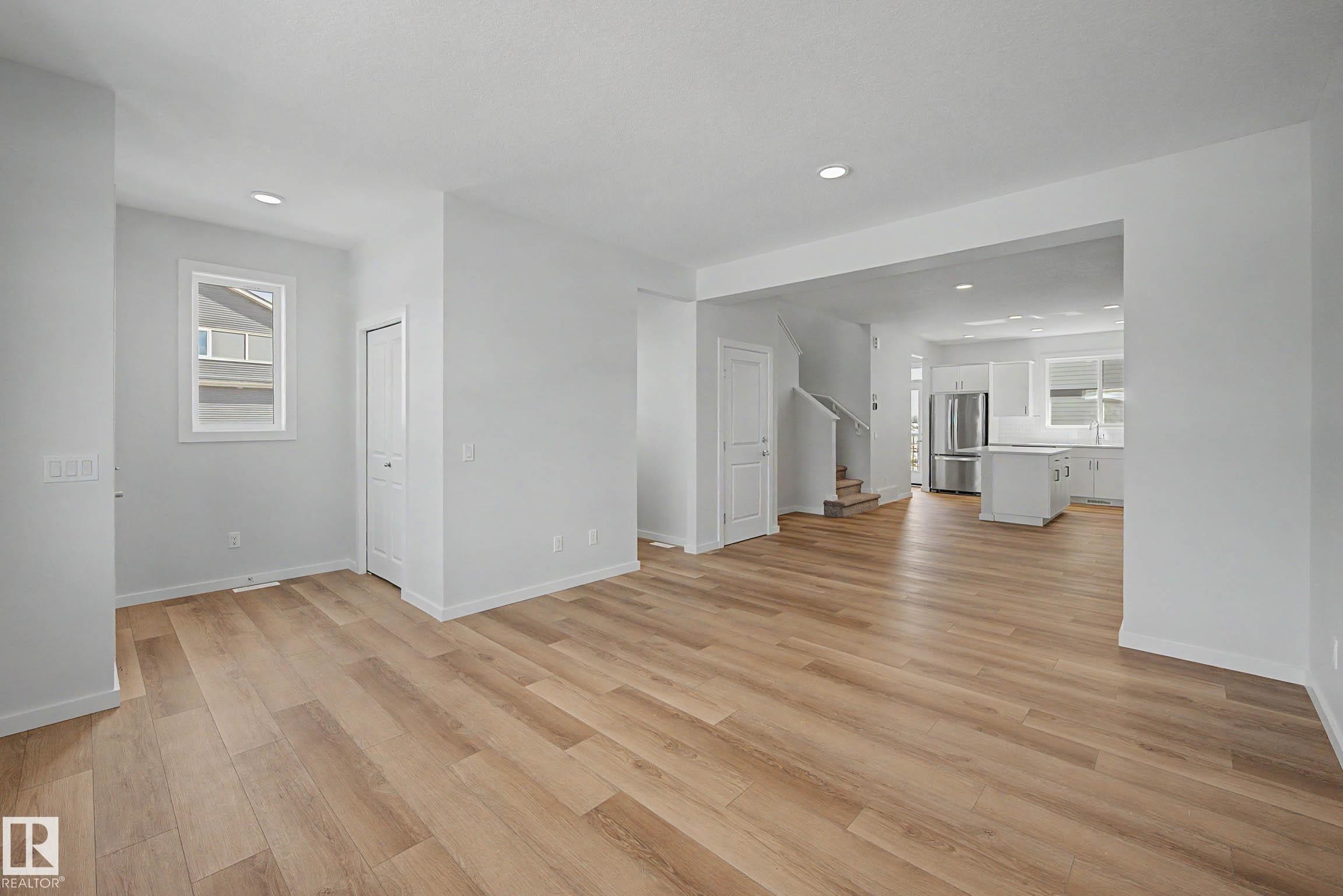 21203 25 Avenue, Edmonton, AB - Indoor Photo Showing Other Room