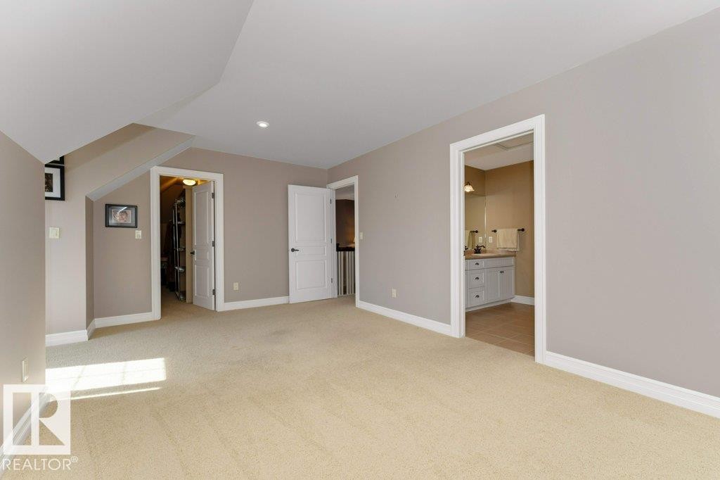 304 Caldwell Close, Edmonton, AB - Indoor Photo Showing Other Room