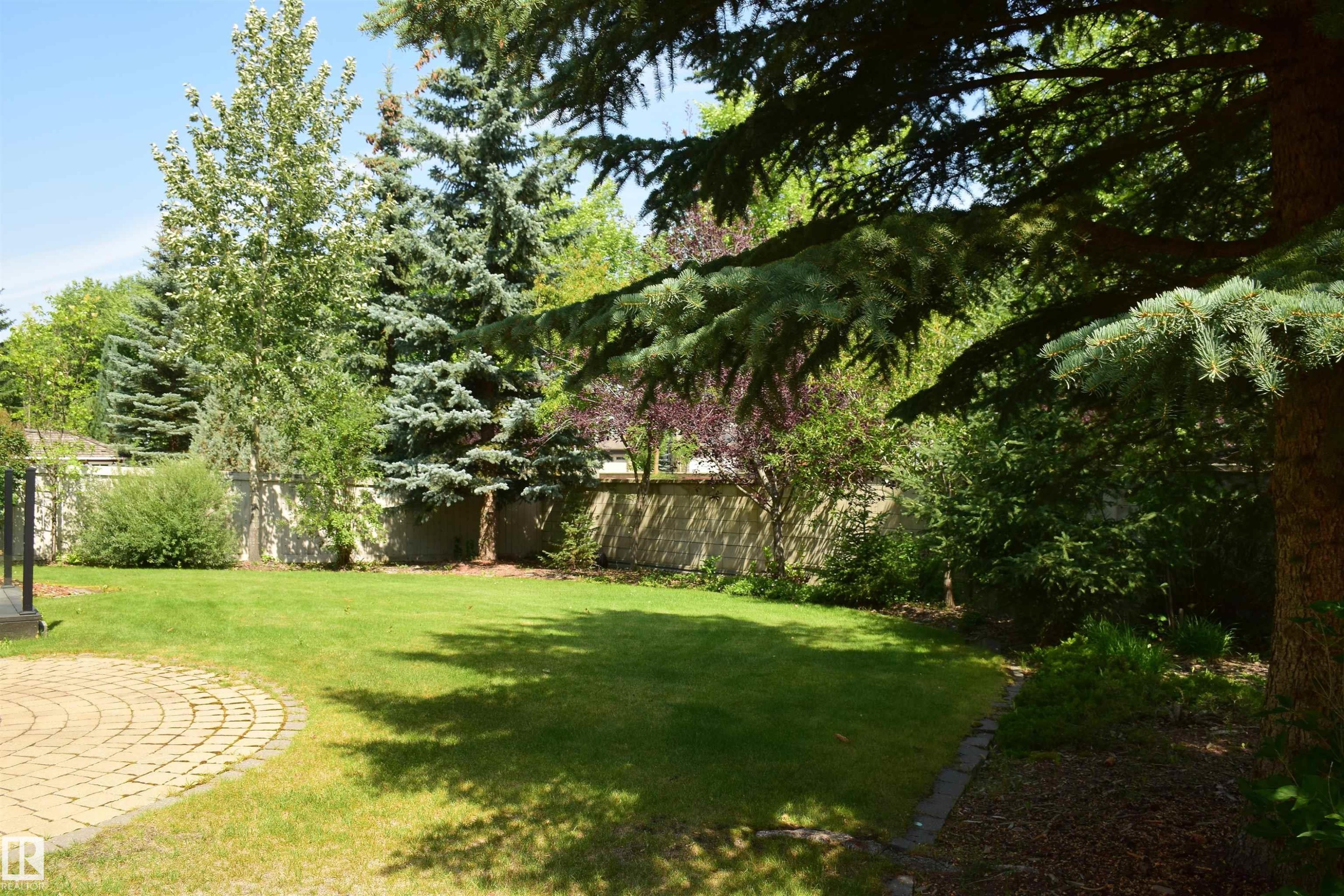 304 Caldwell Close, Edmonton, AB - Outdoor