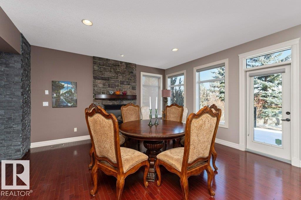 304 Caldwell Close, Edmonton, AB - Indoor Photo Showing Dining Room