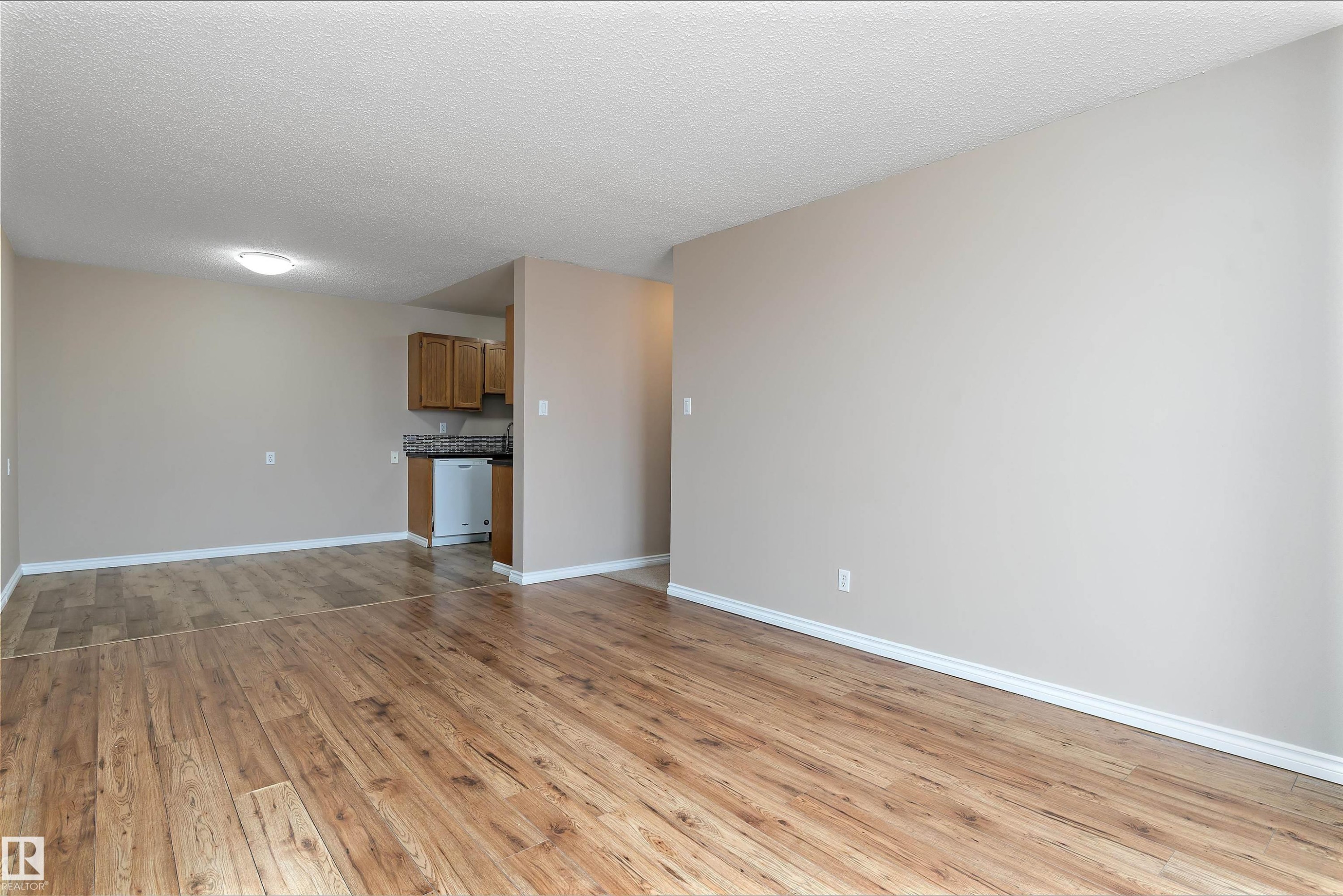 407 3610 43 Avenue, Edmonton, AB - Indoor