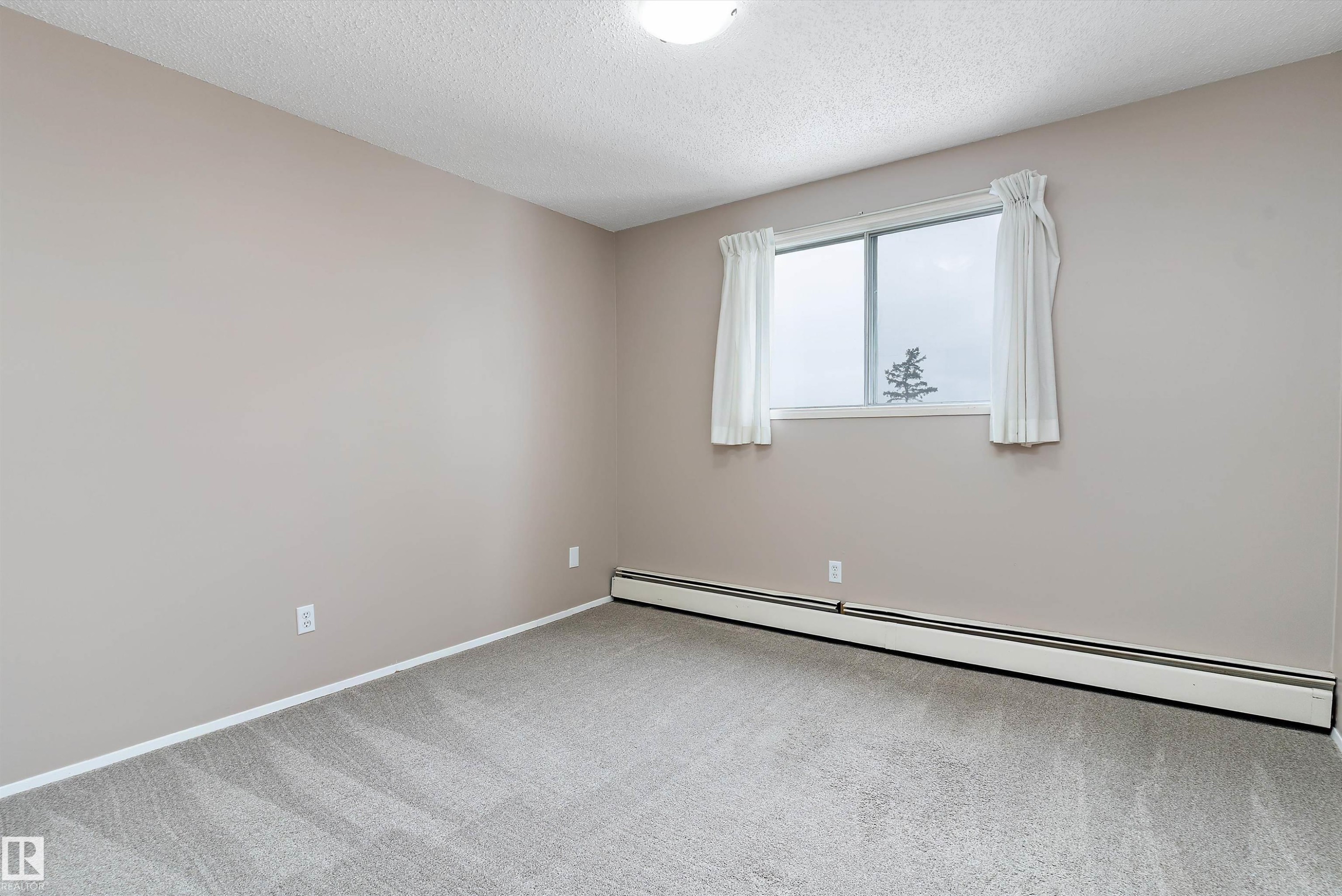 407 3610 43 Avenue, Edmonton, AB - Indoor Photo Showing Other Room