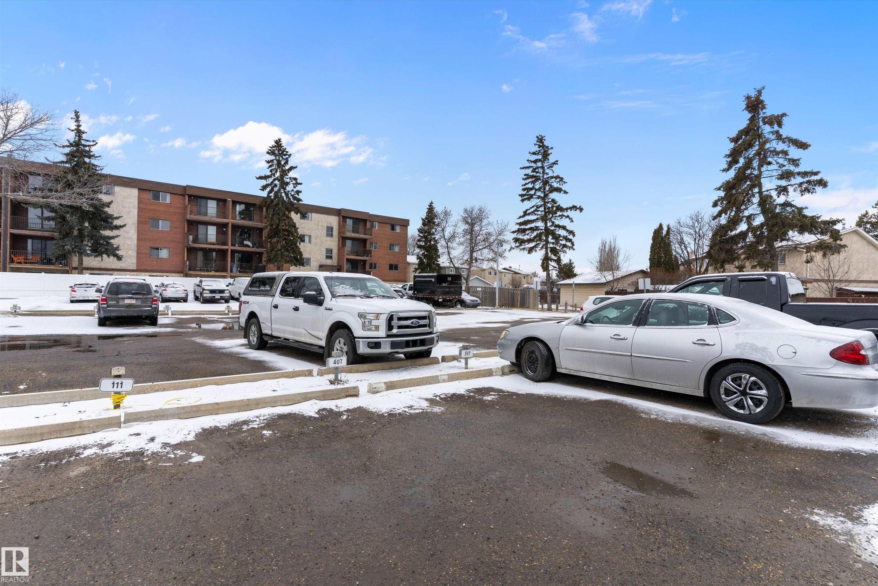 407 3610 43 Avenue, Edmonton, AB - Outdoor