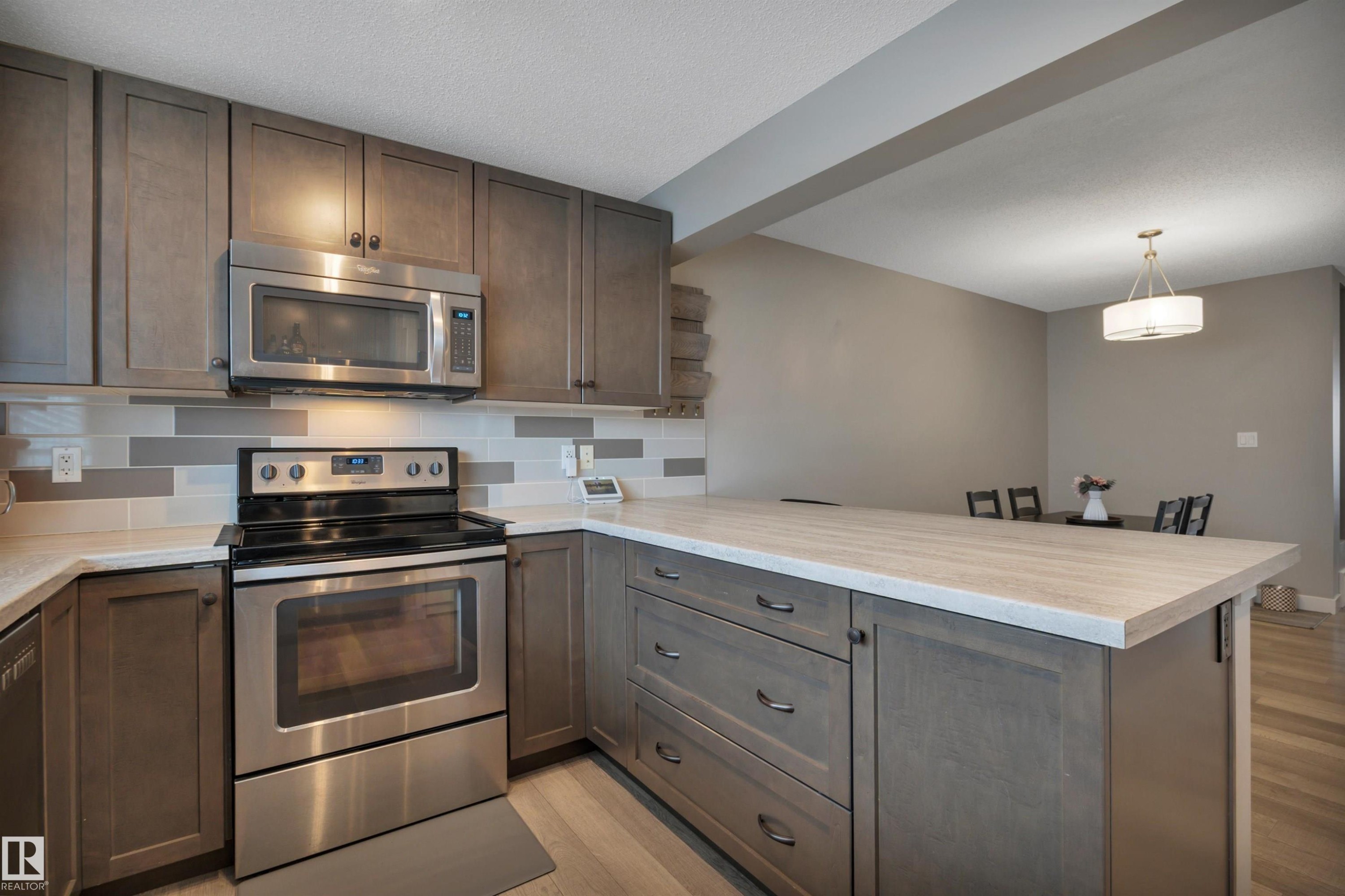 17626 61A Street, Edmonton, AB - Indoor Photo Showing Kitchen