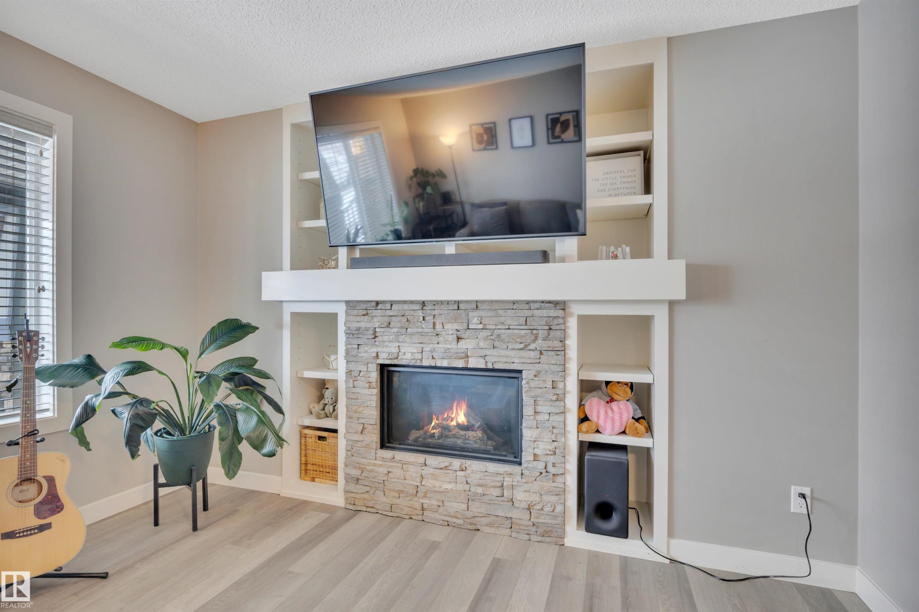 17626 61A Street, Edmonton, AB - Indoor Photo Showing Living Room With Fireplace