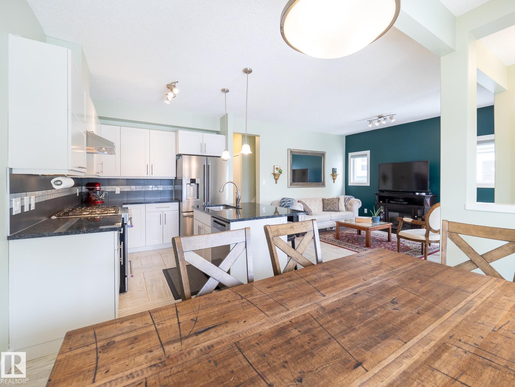 13035 132 Avenue, Edmonton, AB - Indoor Photo Showing Kitchen