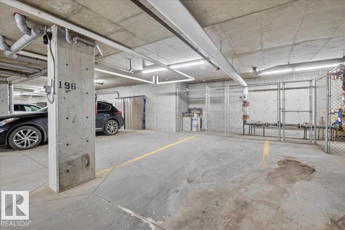 123 6084 Stanton Drive, Edmonton, AB - Indoor Photo Showing Garage