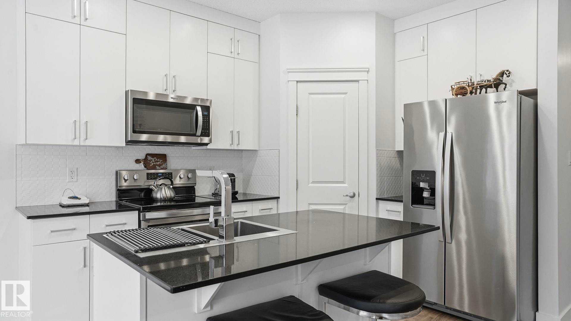 4112 171 Avenue, Edmonton, AB - Indoor Photo Showing Kitchen With Stainless Steel Kitchen With Upgraded Kitchen