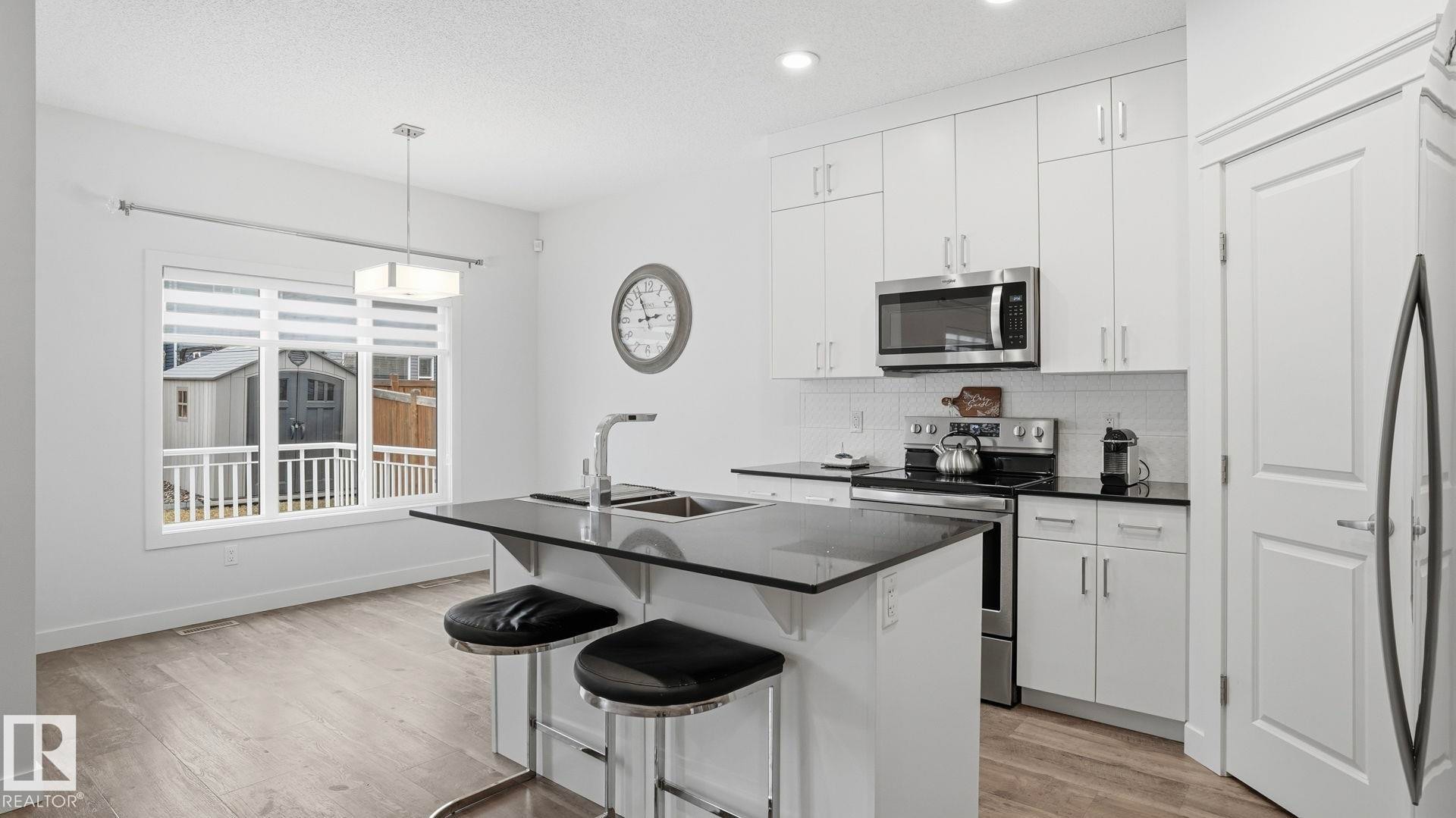 4112 171 Avenue, Edmonton, AB - Indoor Photo Showing Kitchen With Upgraded Kitchen