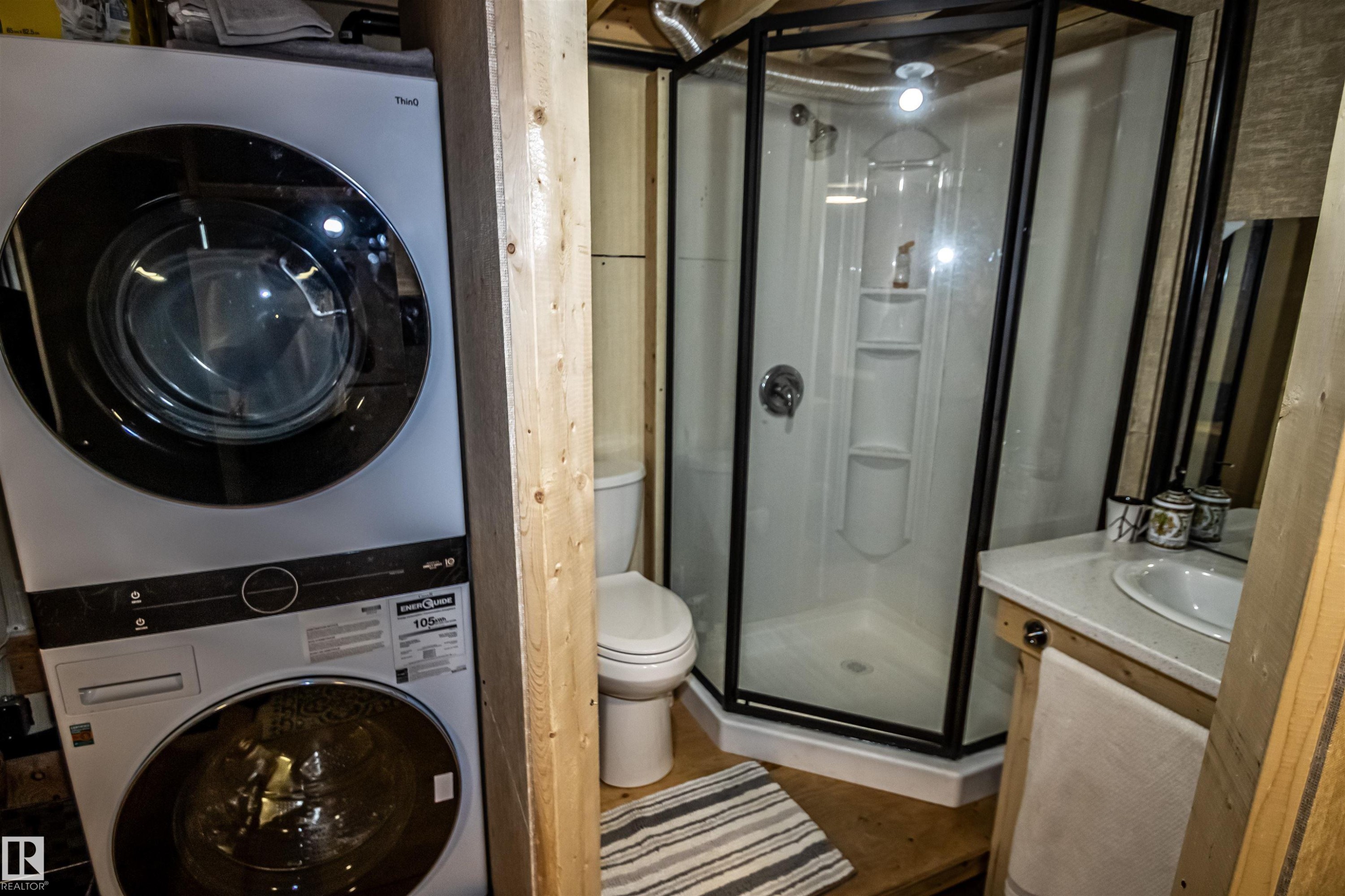 635-59201 Range Rd 95, Rural St. Paul County, AB - Indoor Photo Showing Laundry Room