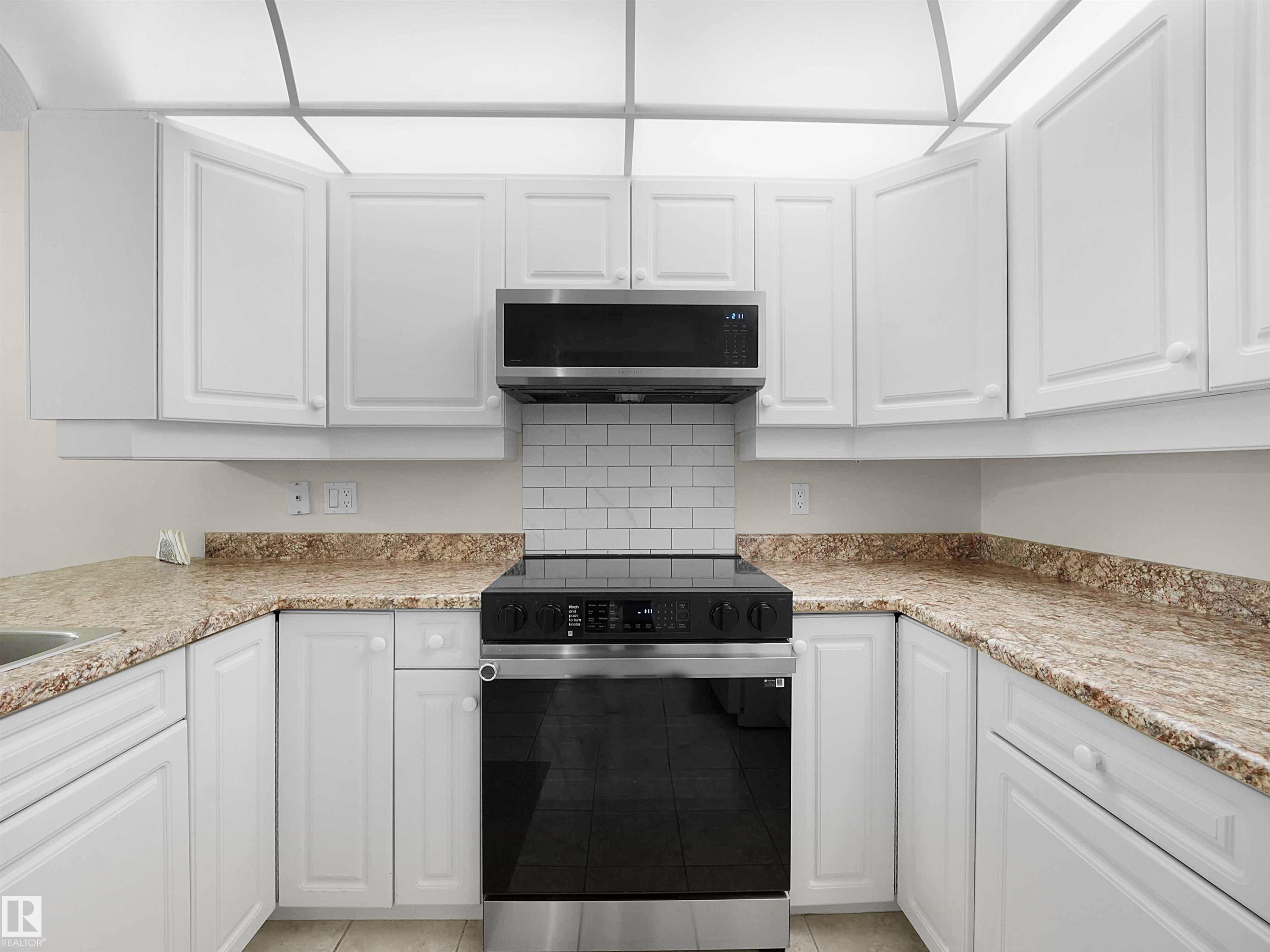 103 6703 172 Street, Edmonton, AB - Indoor Photo Showing Kitchen