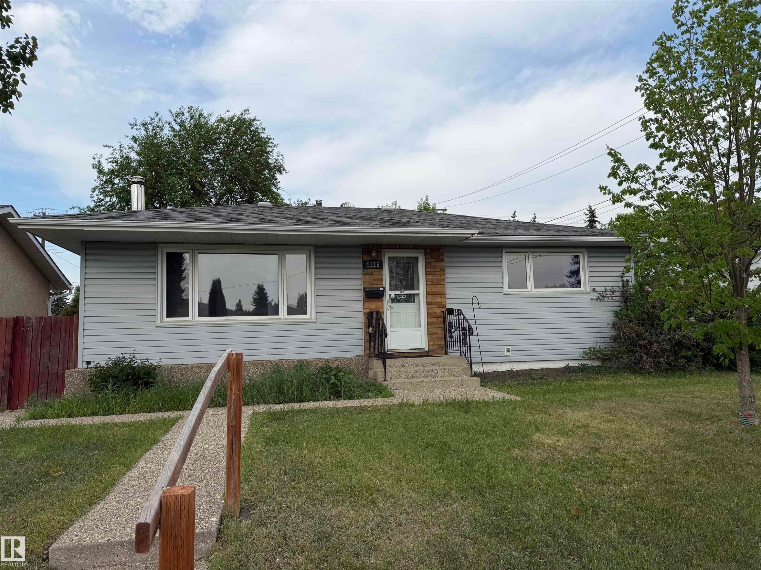 5216 89 Avenue, Edmonton, AB - Outdoor