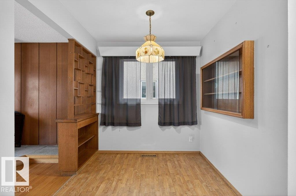5216 89 Avenue, Edmonton, AB - Indoor Photo Showing Other Room