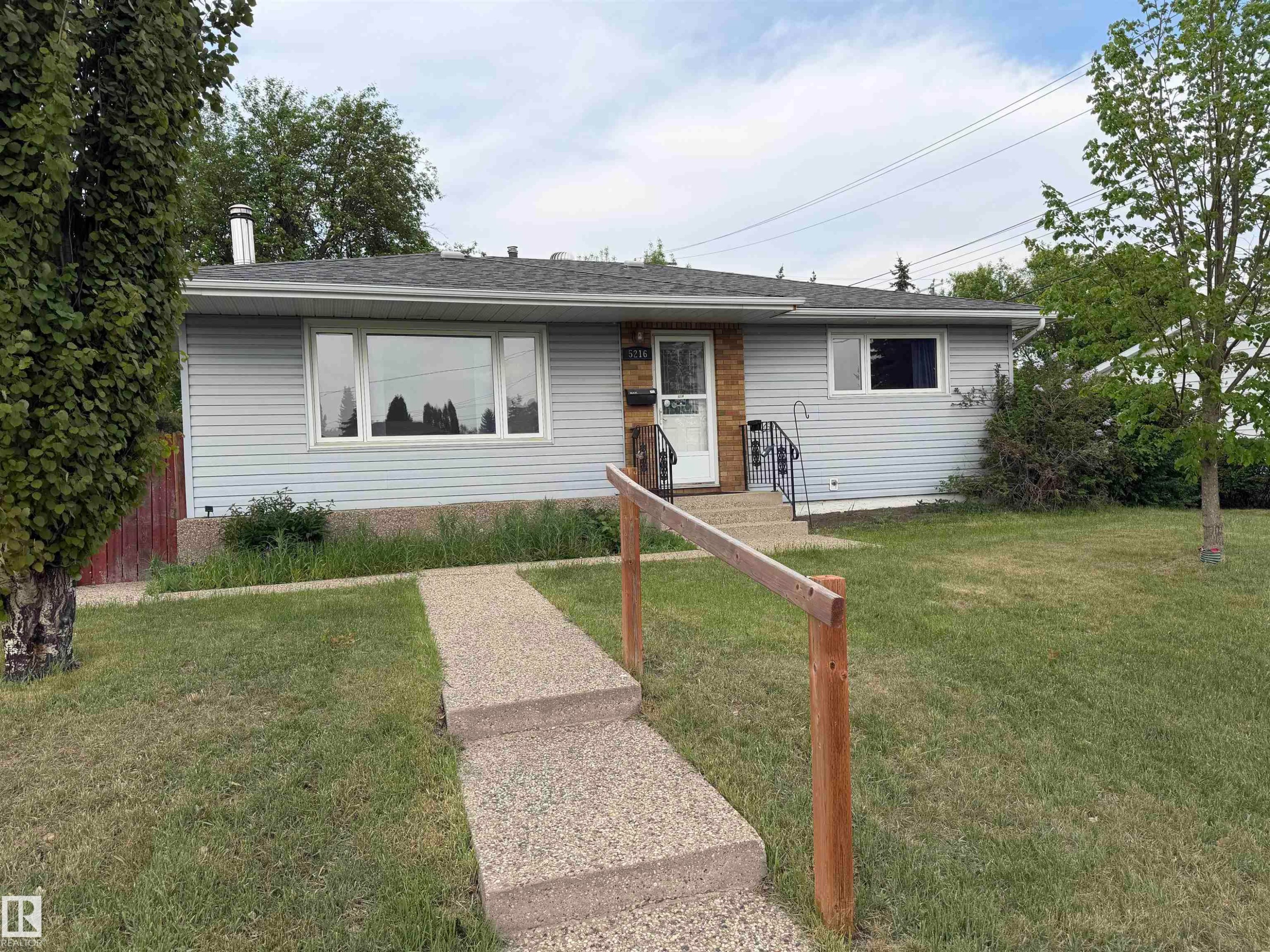 5216 89 Avenue, Edmonton, AB - Outdoor
