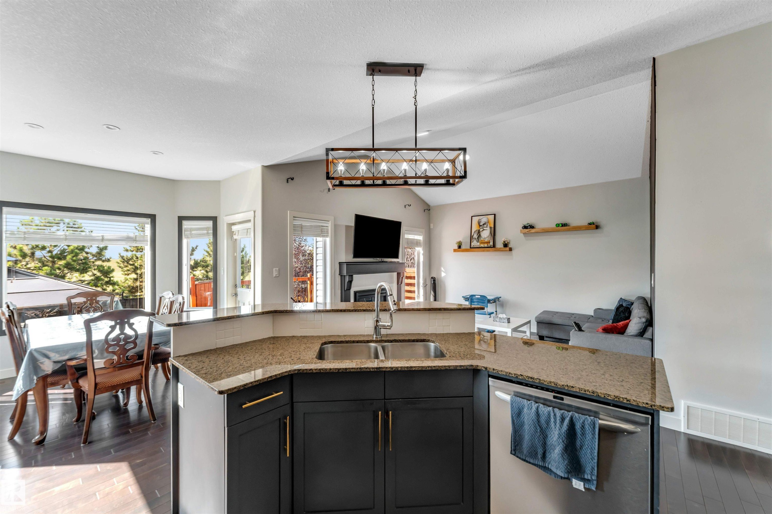 1920 69 St., Edmonton, AB - Indoor