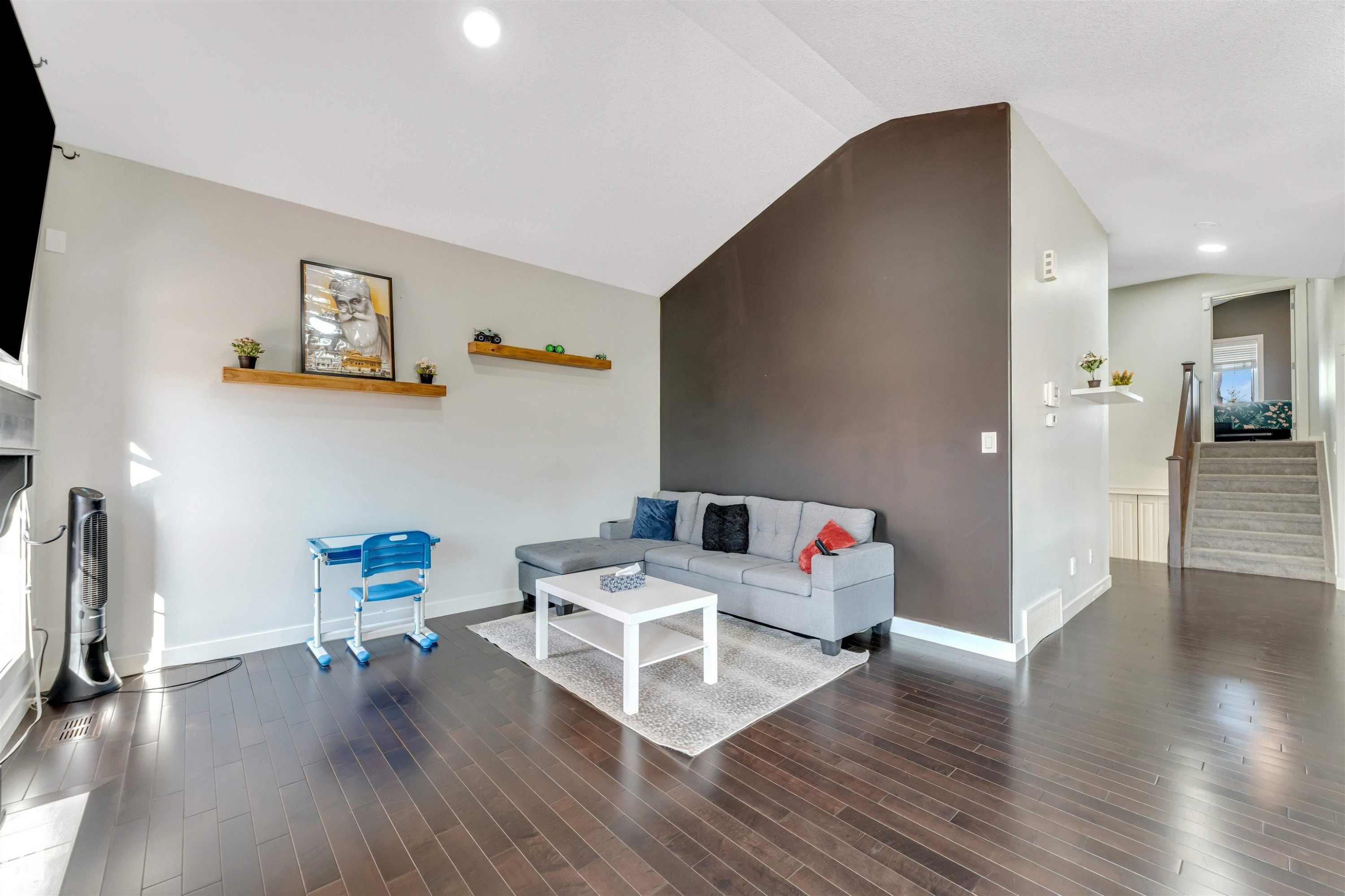 1920 69 St., Edmonton, AB - Indoor