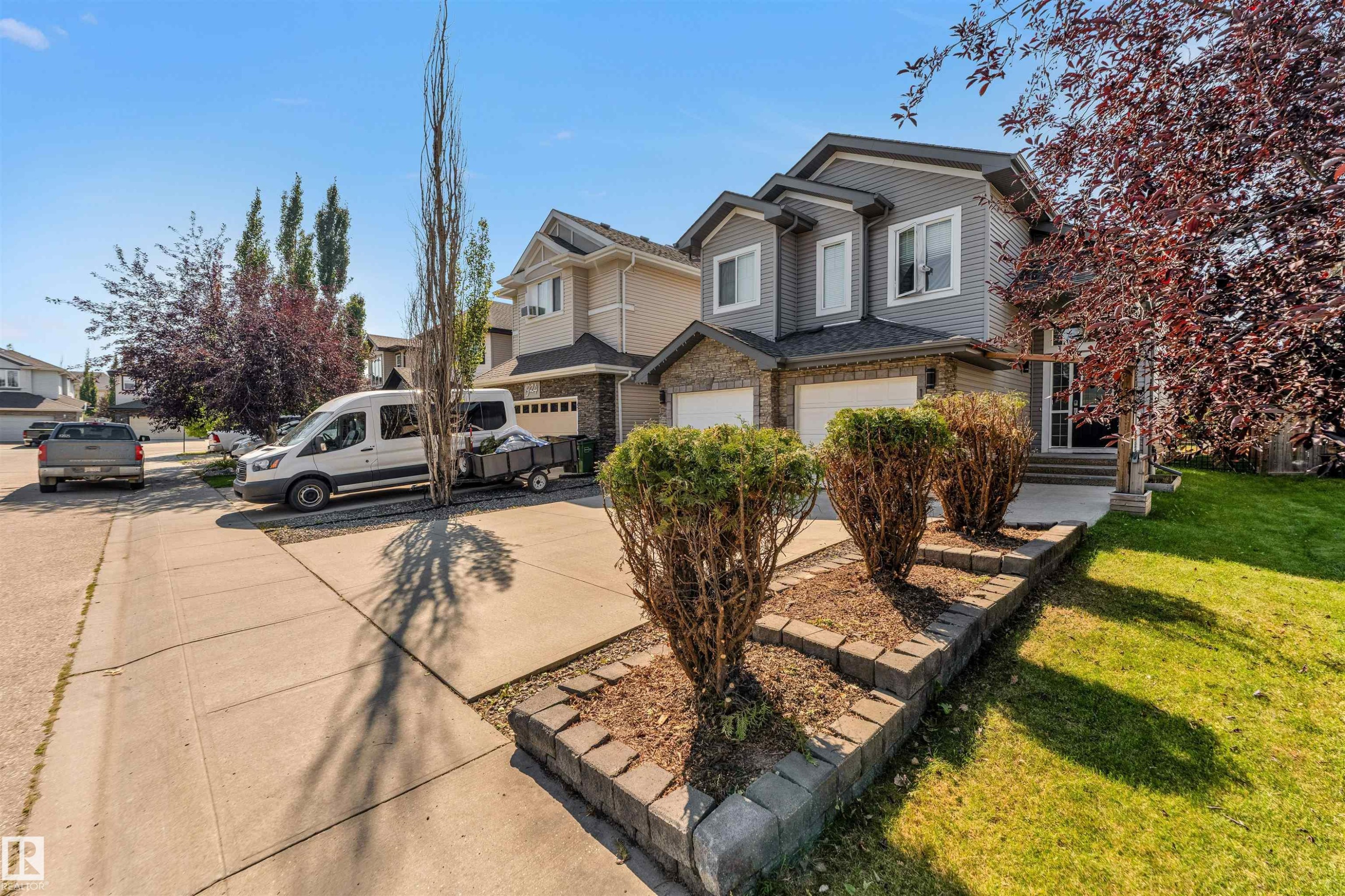 1920 69 St., Edmonton, AB - Outdoor With Facade