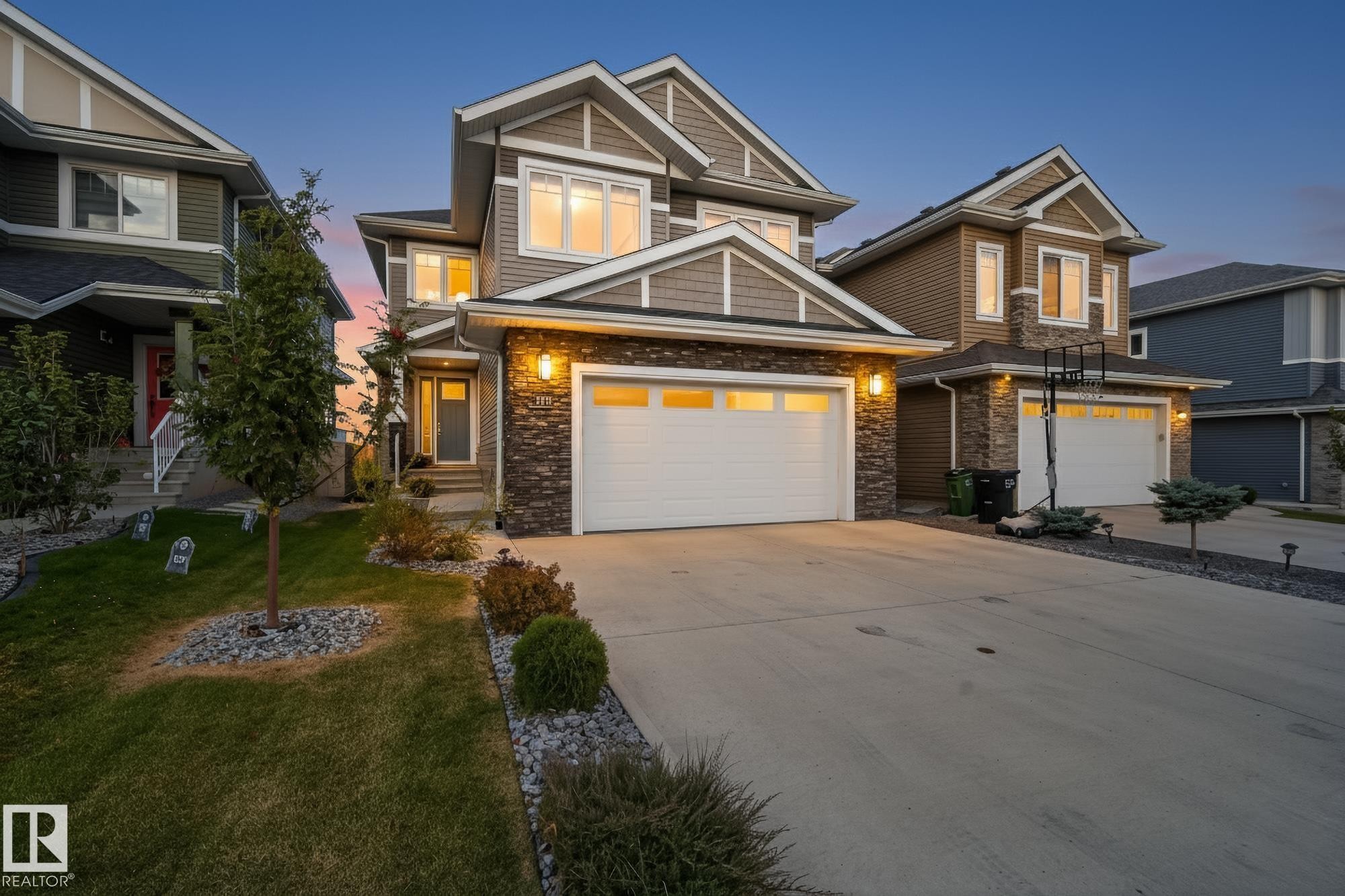 3419 Chickadee Drive, Edmonton, AB - Outdoor With Facade