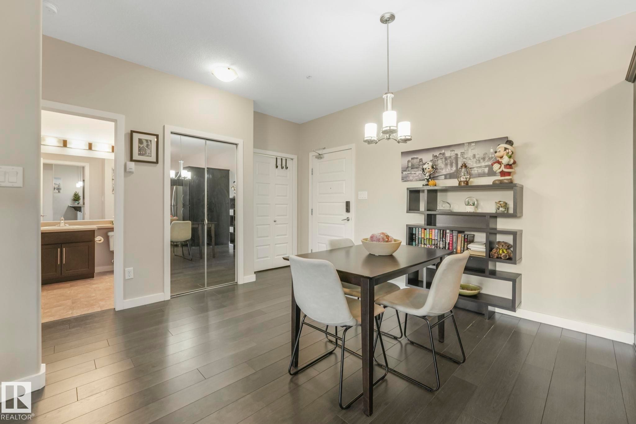 122 304 Ambleside Link Link, Edmonton, AB - Indoor Photo Showing Dining Room