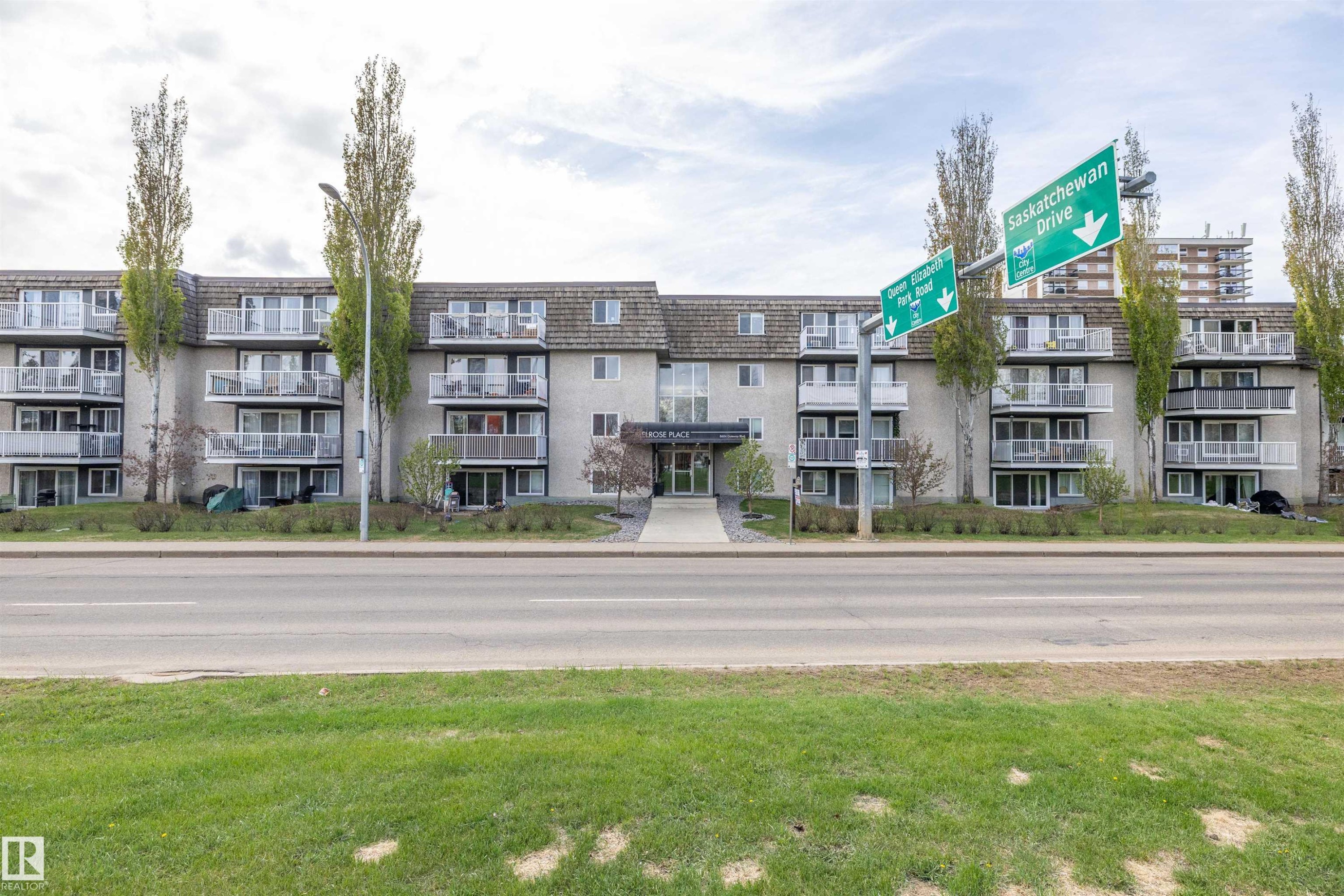 320 8604 Gateway Boulevard, Edmonton, AB - Outdoor With Facade