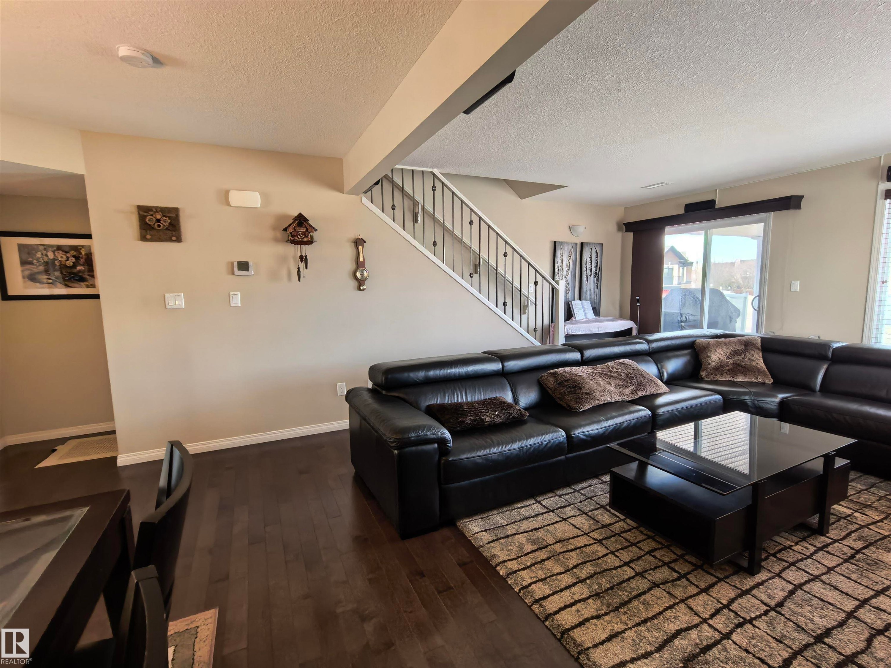 1649 Towne Centre Blvd., Edmonton, AB - Indoor