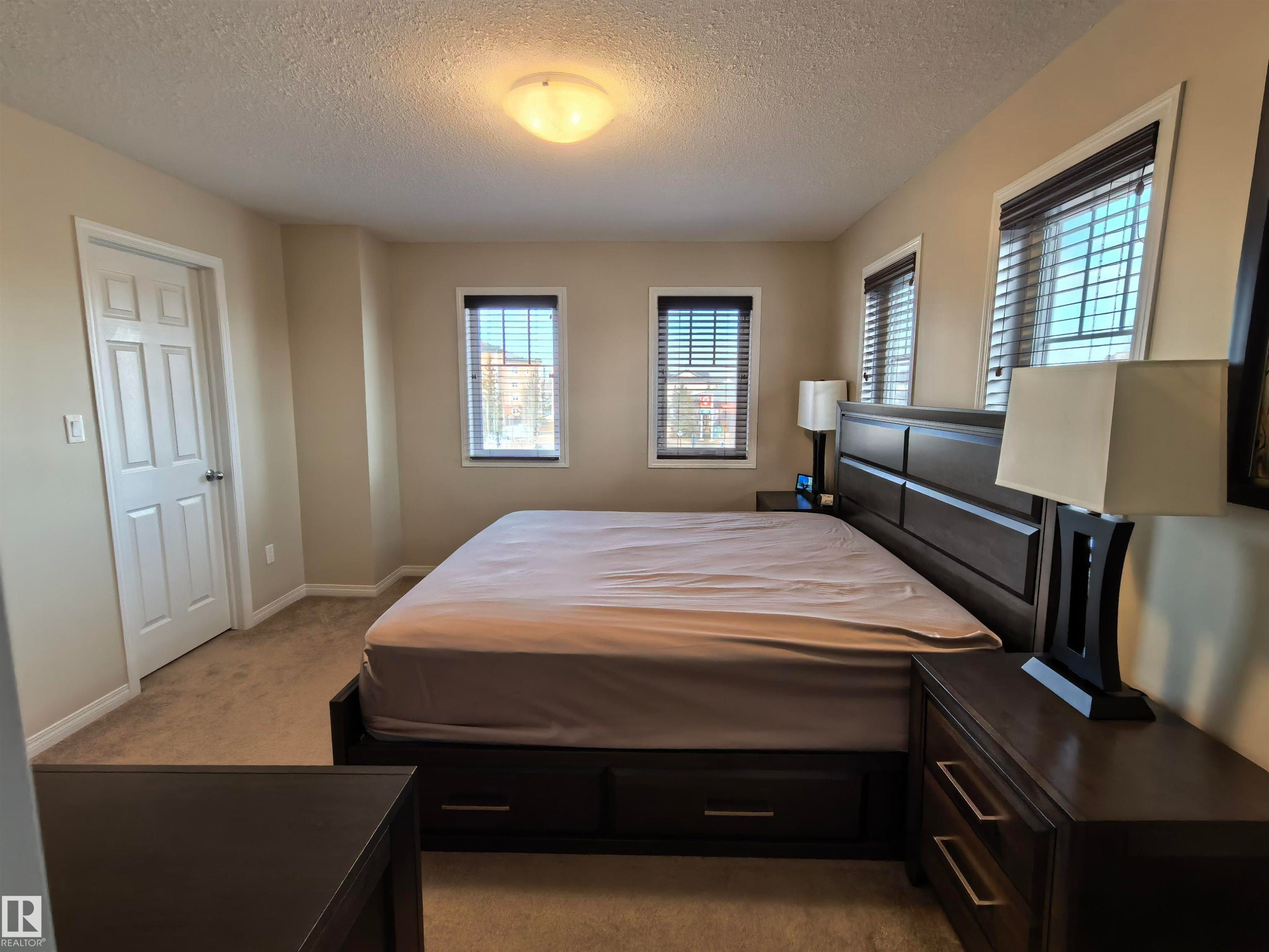1649 Towne Centre Blvd., Edmonton, AB - Indoor Photo Showing Bedroom