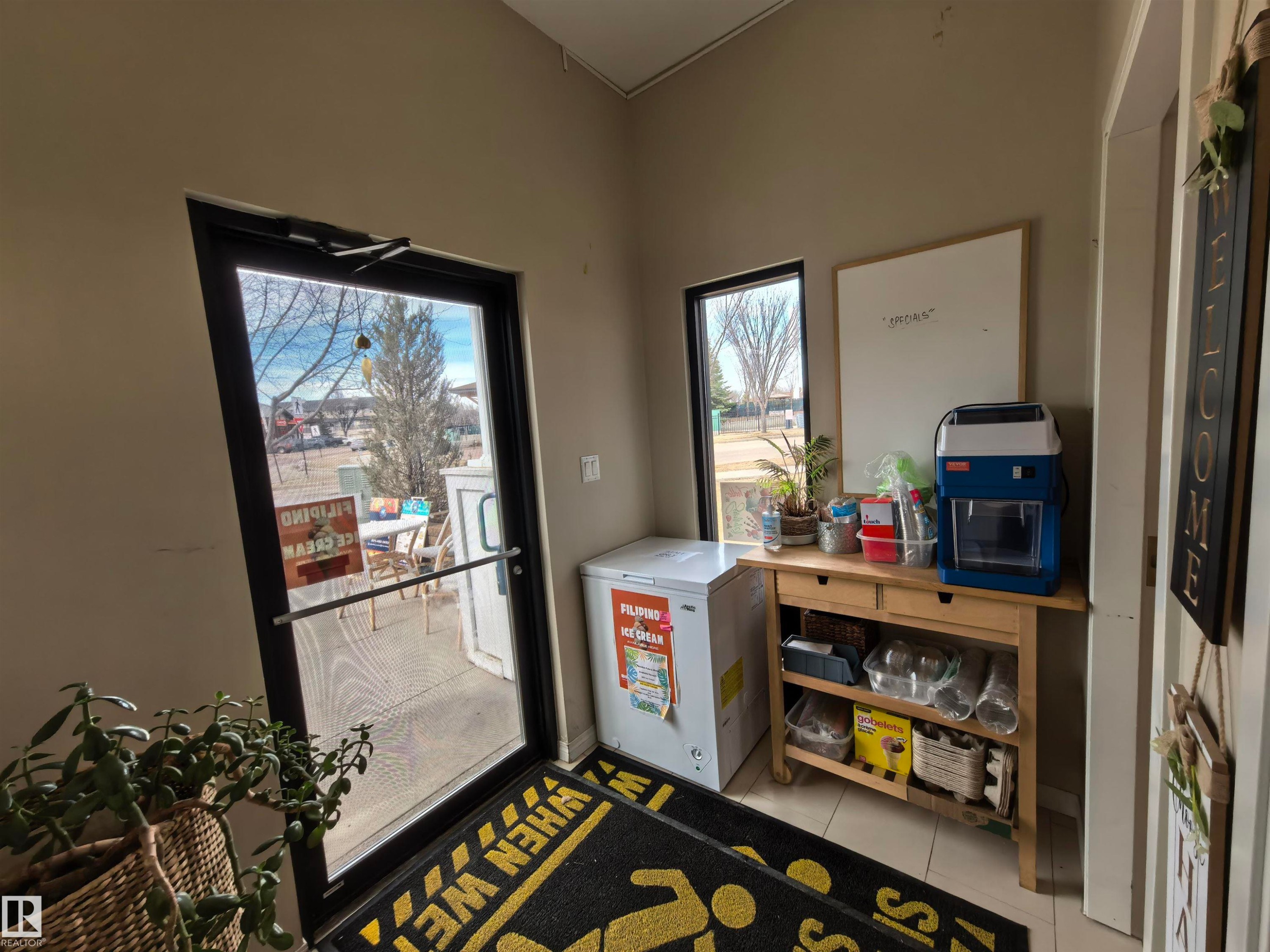 1649 Towne Centre Blvd., Edmonton, AB - Indoor Photo Showing Other Room