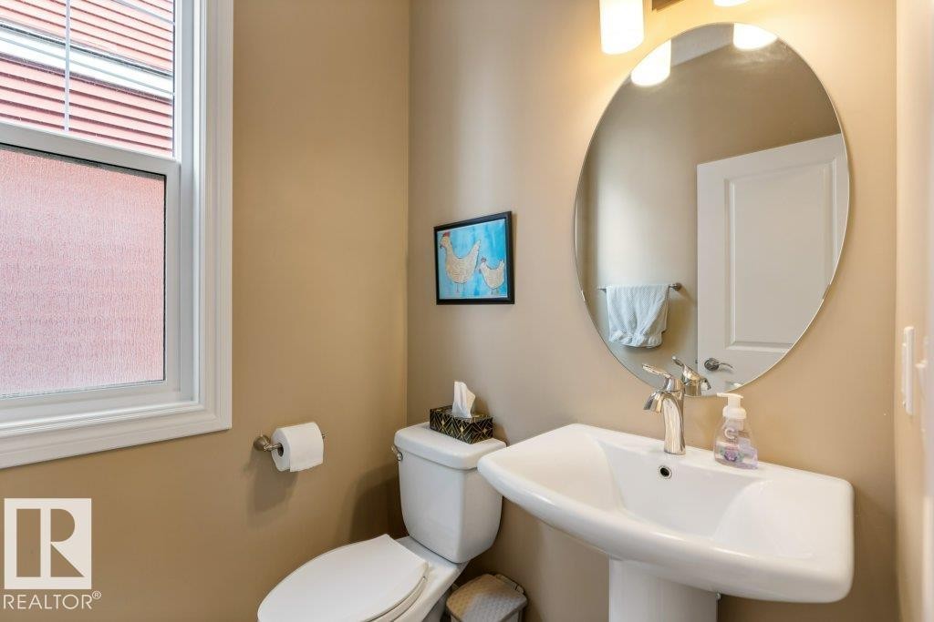 1628 Kerr Road, Edmonton, AB - Indoor Photo Showing Bathroom