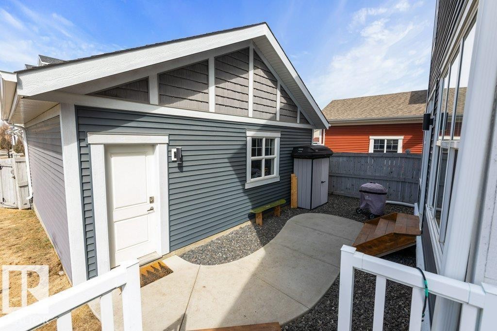 1628 Kerr Road, Edmonton, AB - Outdoor With Exterior