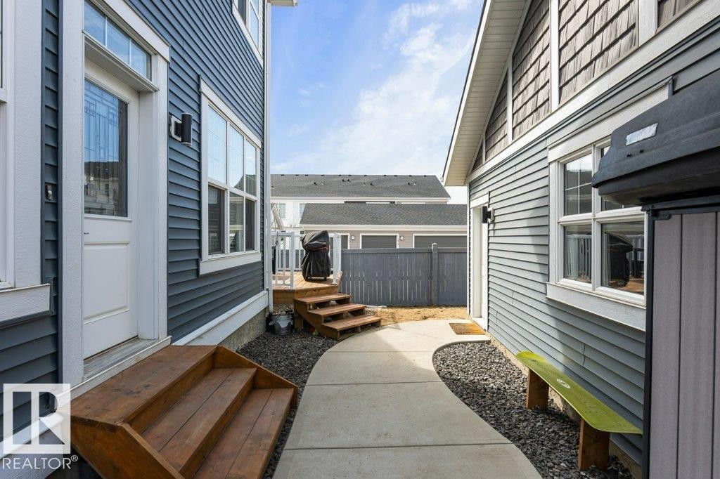 1628 Kerr Road, Edmonton, AB - Outdoor With Exterior