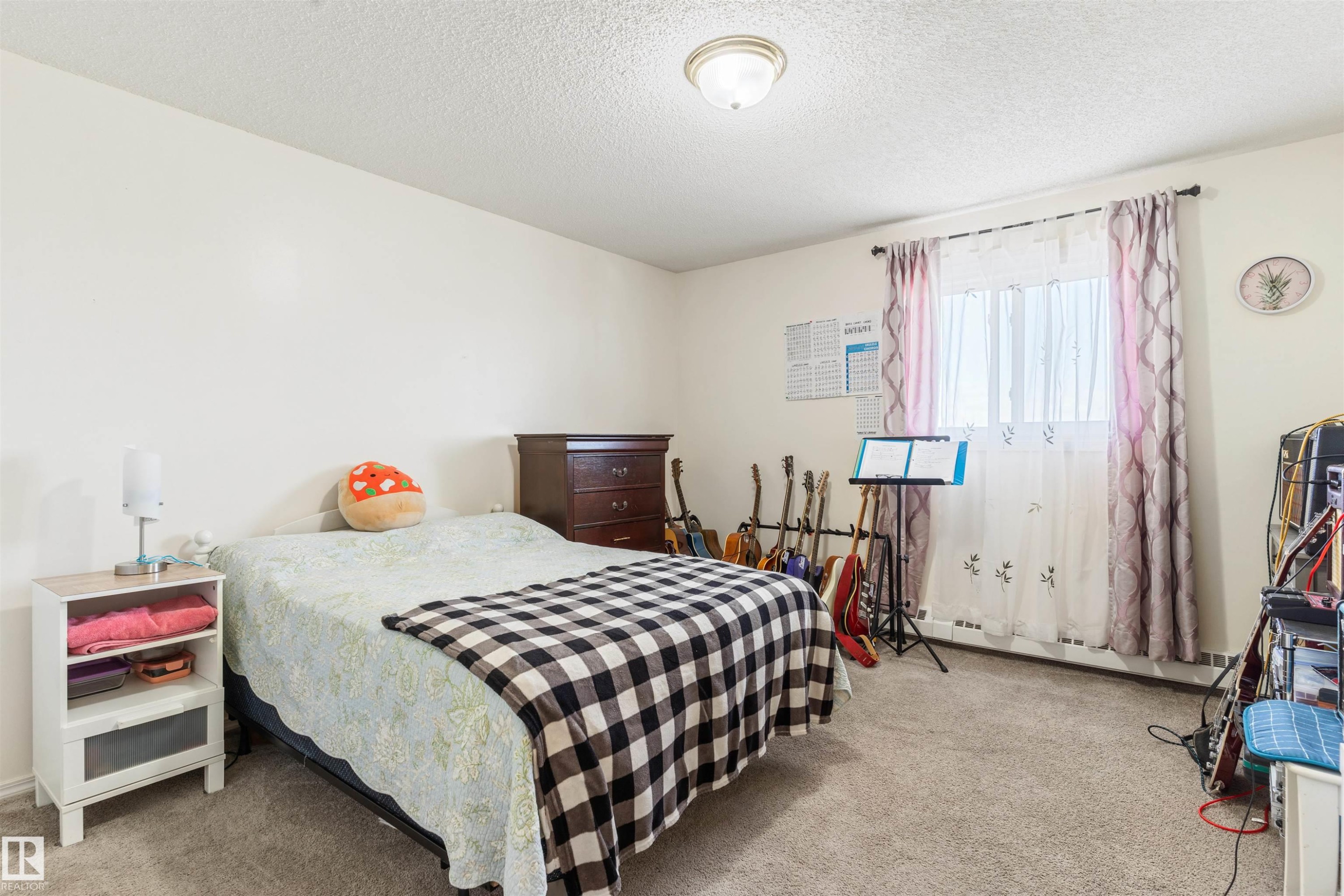 #403 18020 95 Av Nw, Edmonton, AB - Indoor Photo Showing Bedroom