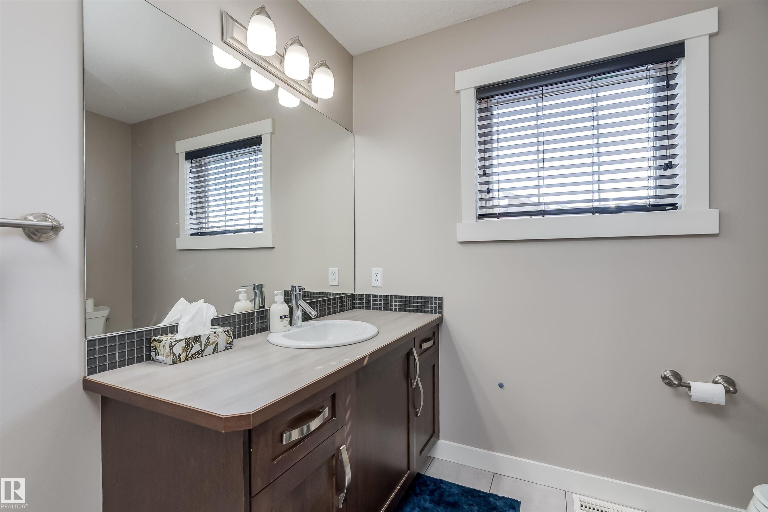 160 401 Southfork Drive, Leduc, AB - Indoor Photo Showing Bathroom