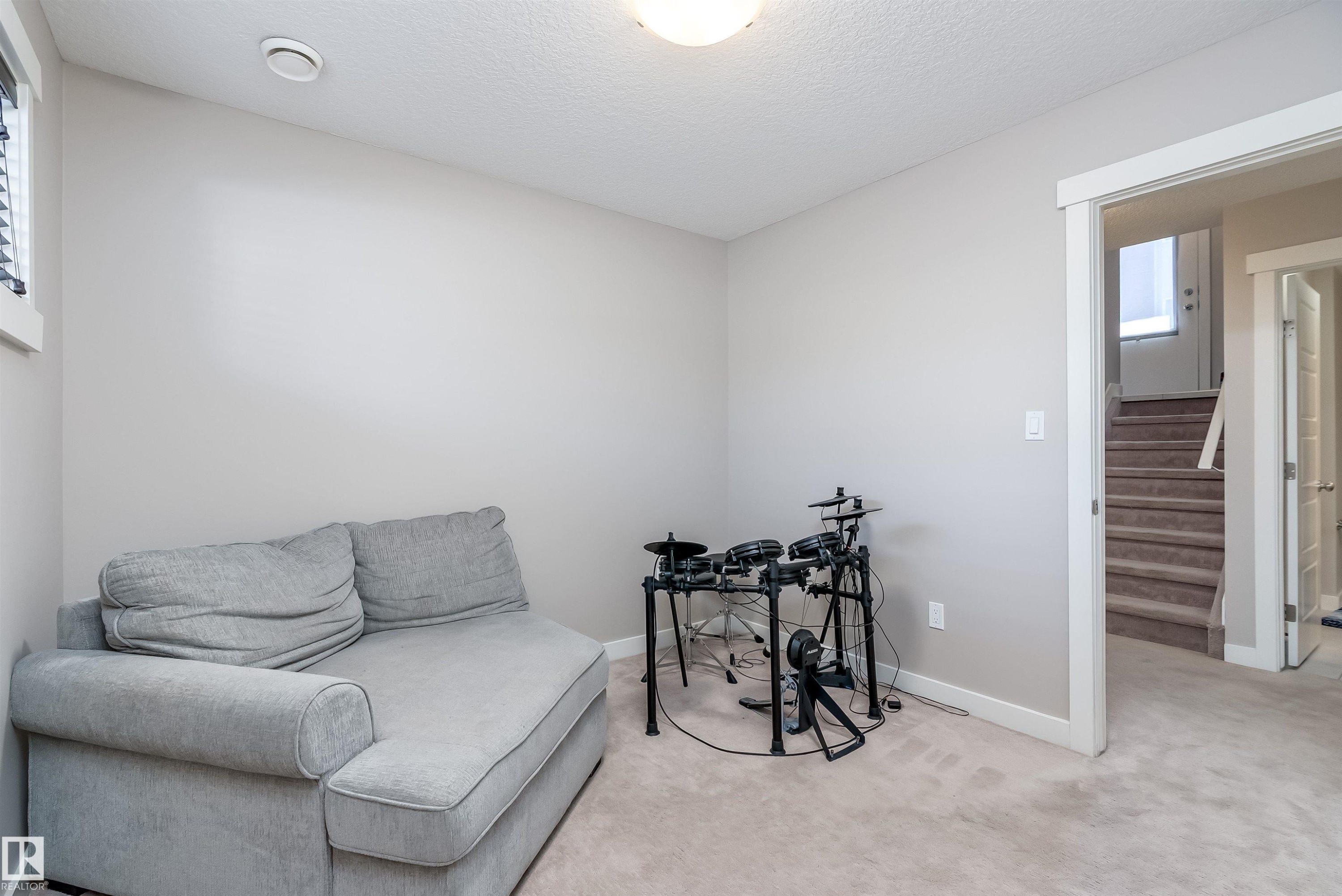 160 401 Southfork Drive, Leduc, AB - Indoor