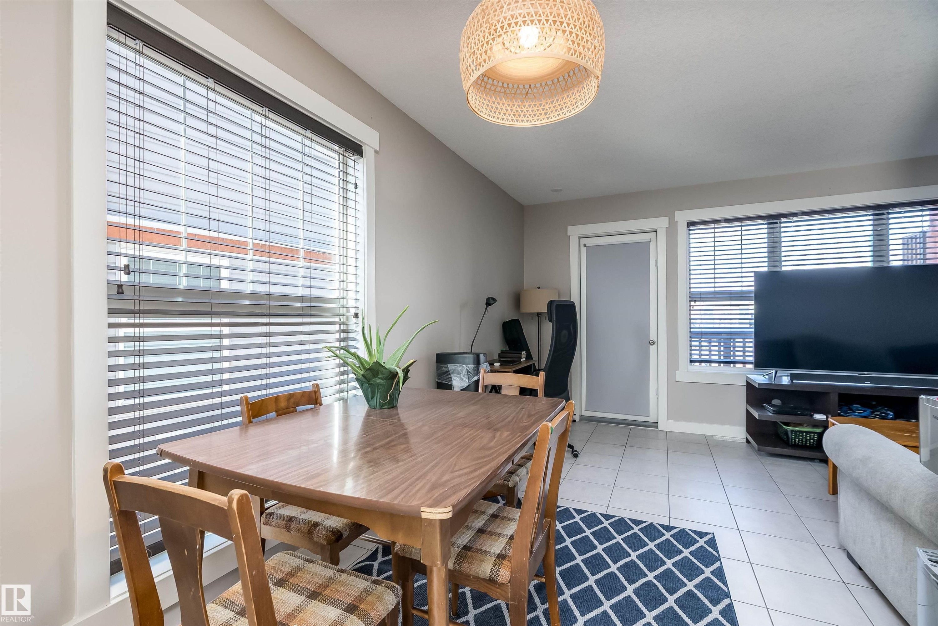 160 401 Southfork Drive, Leduc, AB - Indoor Photo Showing Dining Room